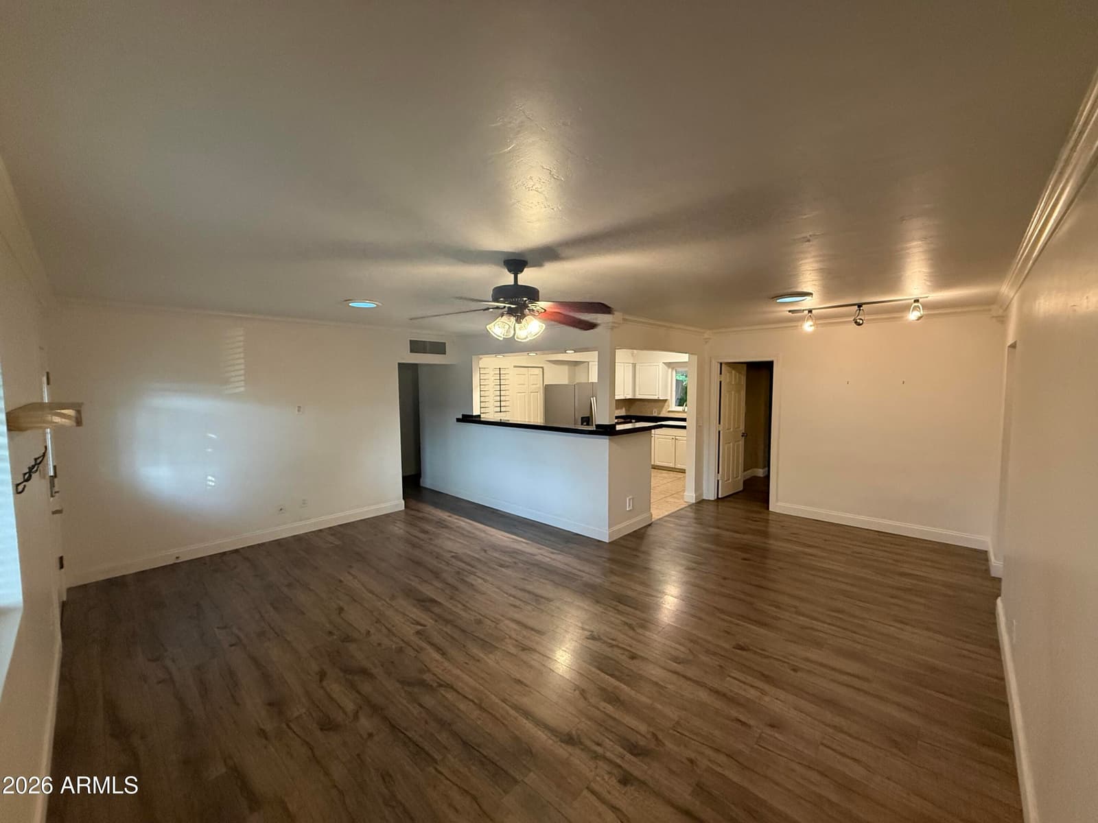 3907 E DEVONSHIRE Avenue, Phoenix, AZ 85018 — photo 4 of 19