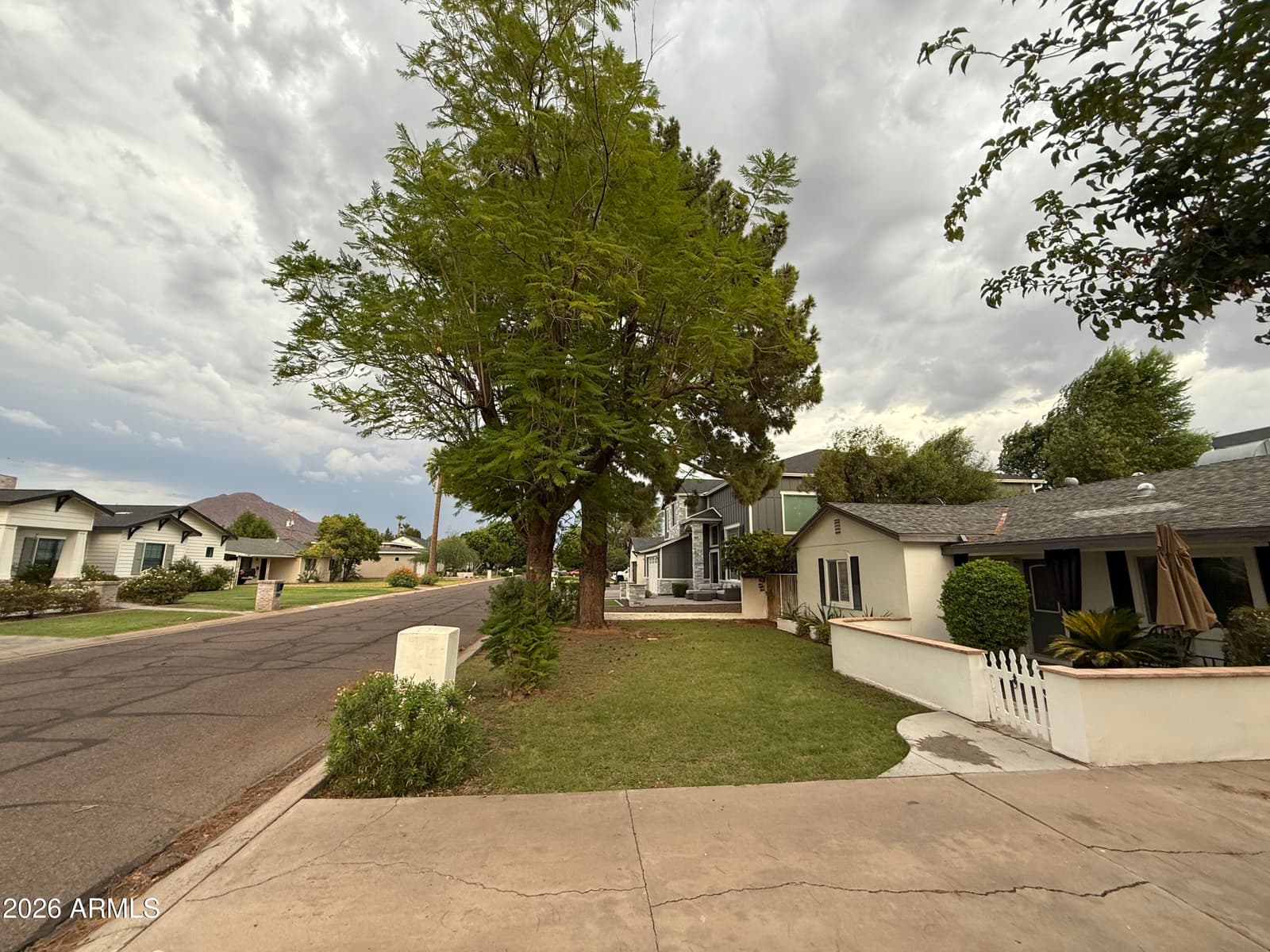 3907 E DEVONSHIRE Avenue, Phoenix, AZ 85018 — photo 3 of 19