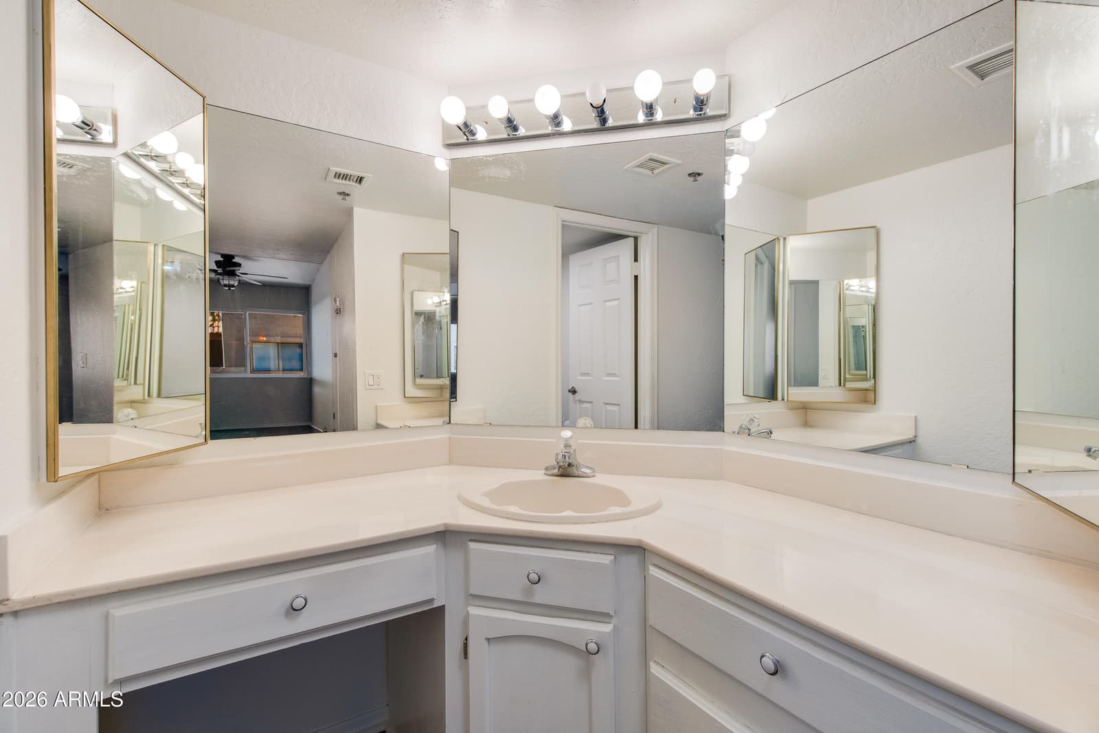 3031 N Civic Center Plaza 336, Scottsdale, AZ 85251 — photo 5 of 19