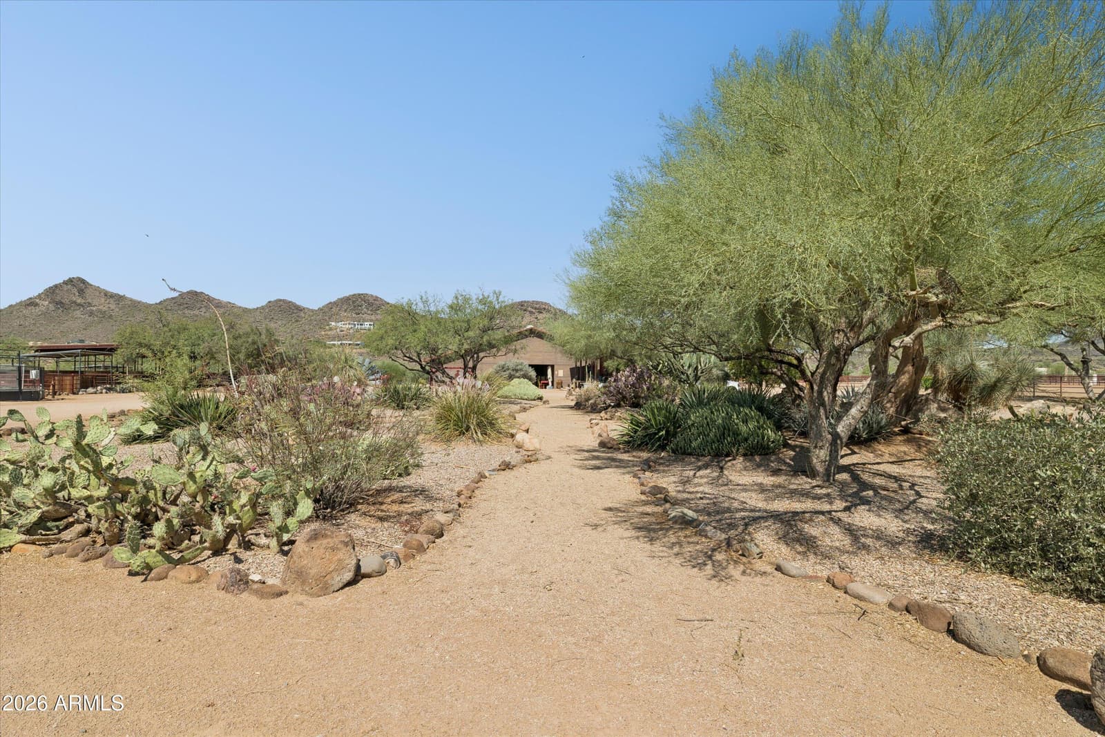5315 E ROCKAWAY HILLS Drive, Cave Creek, AZ 85331 — photo 8 of 67