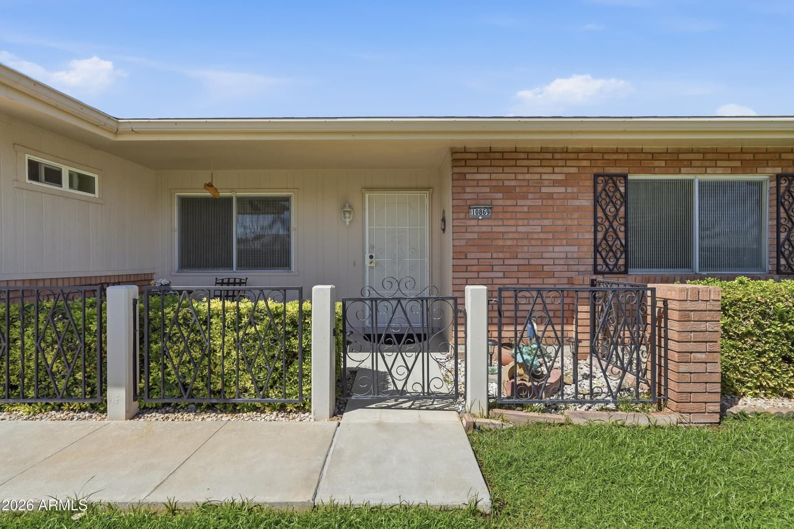 10869 W CLAIR Drive, Sun City, AZ 85351 — photo 4 of 36