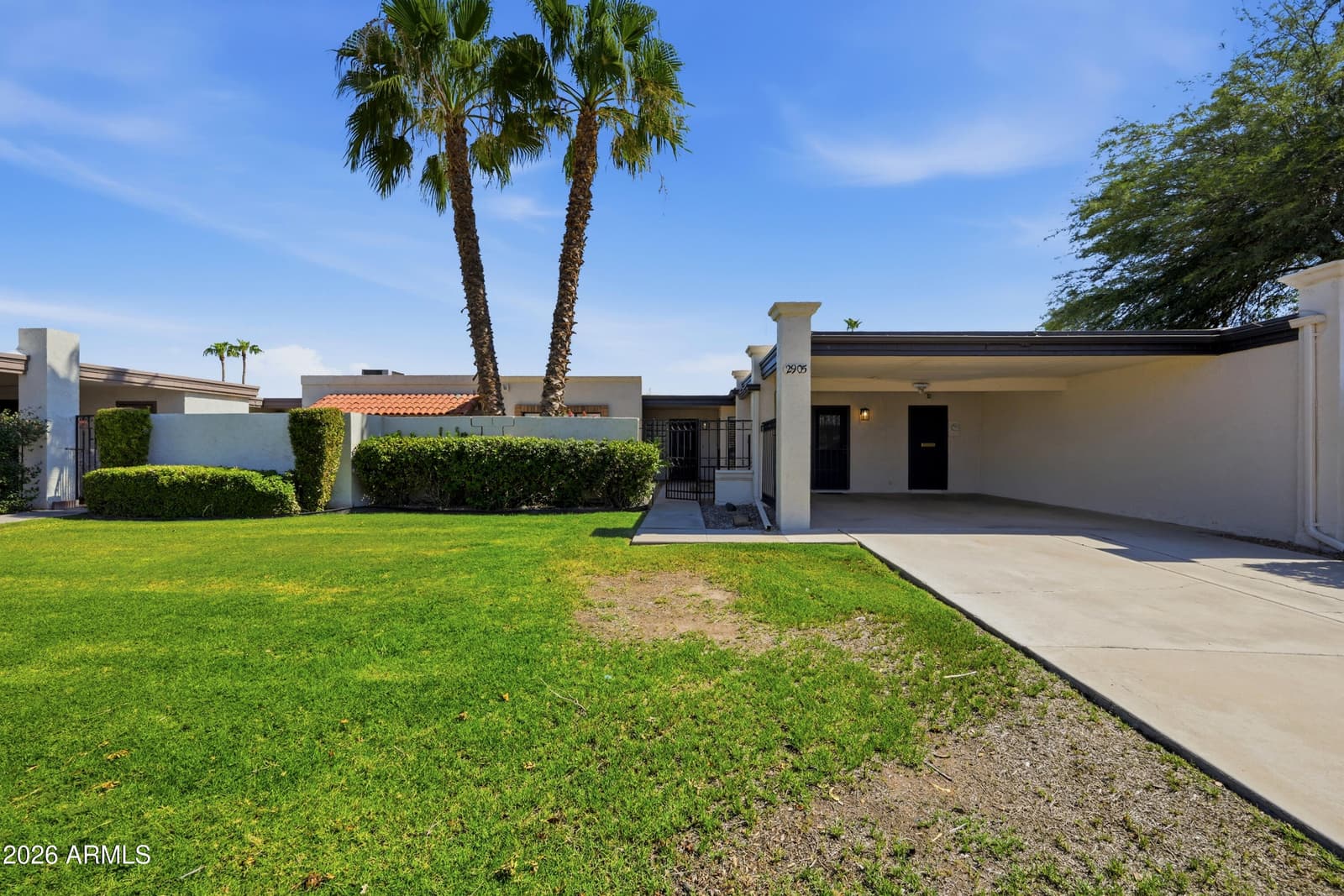 2905 W GLENDALE Avenue, Phoenix, AZ 85051 — photo 2 of 31