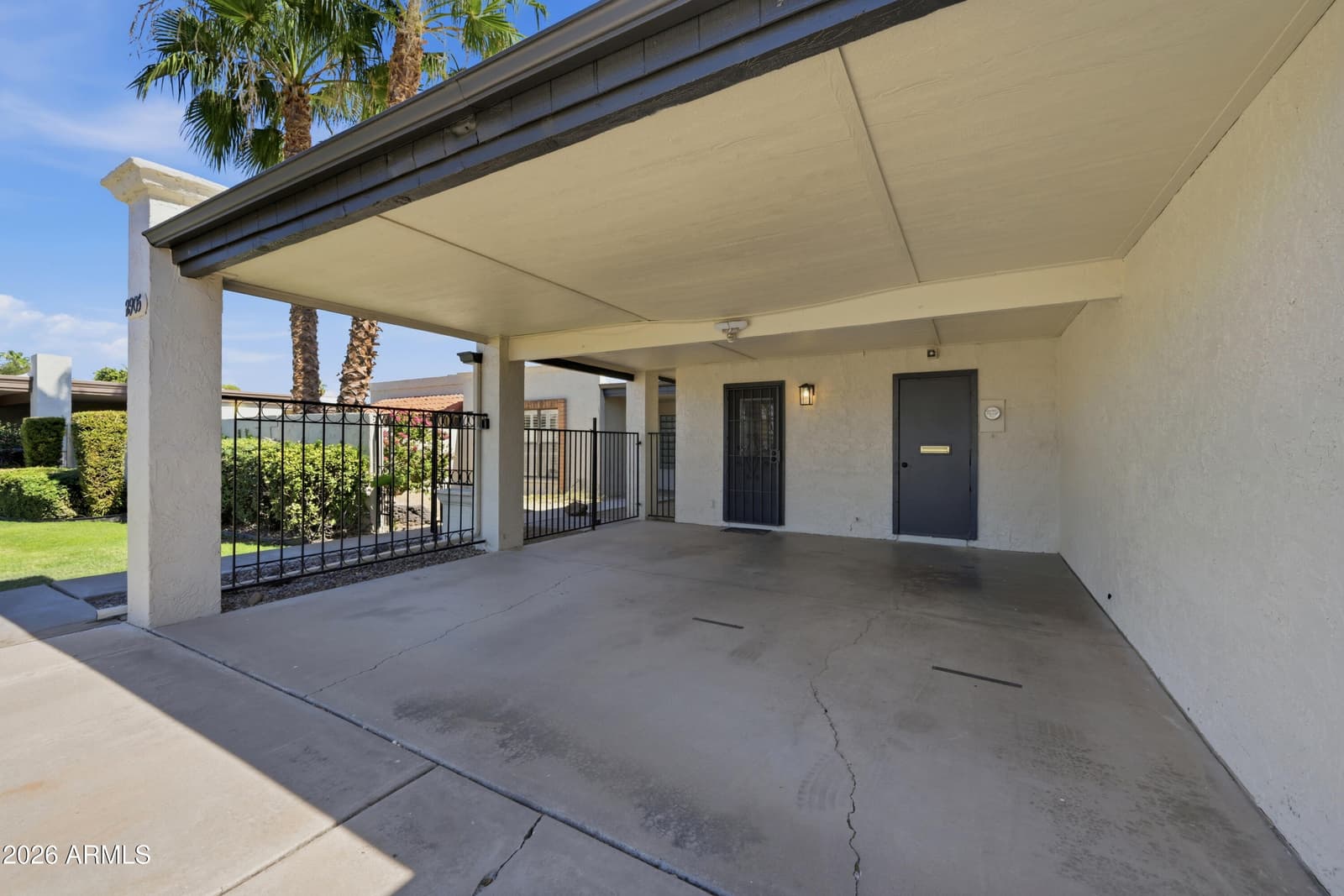 2905 W GLENDALE Avenue, Phoenix, AZ 85051 — photo 4 of 31
