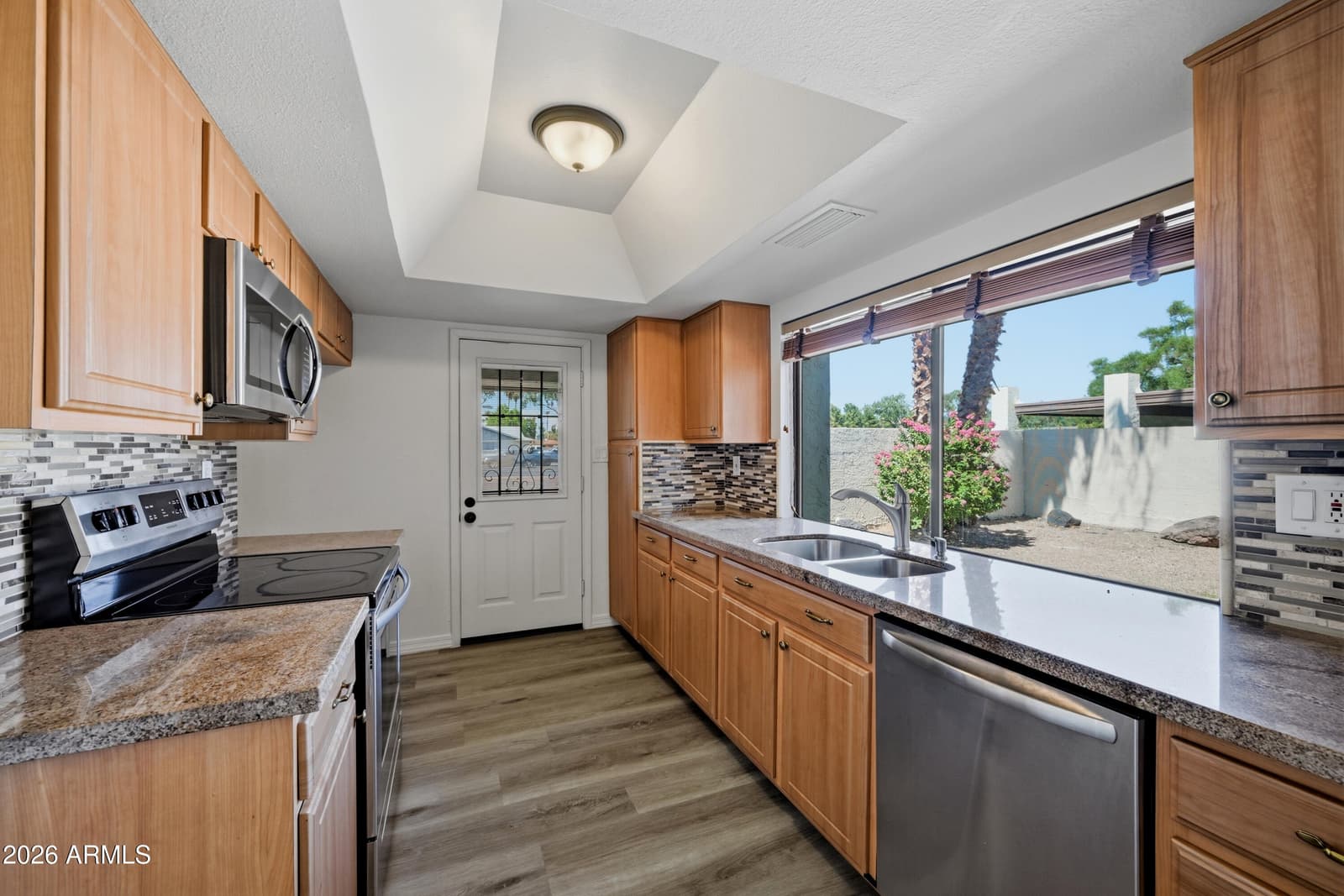 2905 W GLENDALE Avenue, Phoenix, AZ 85051 — photo 10 of 31