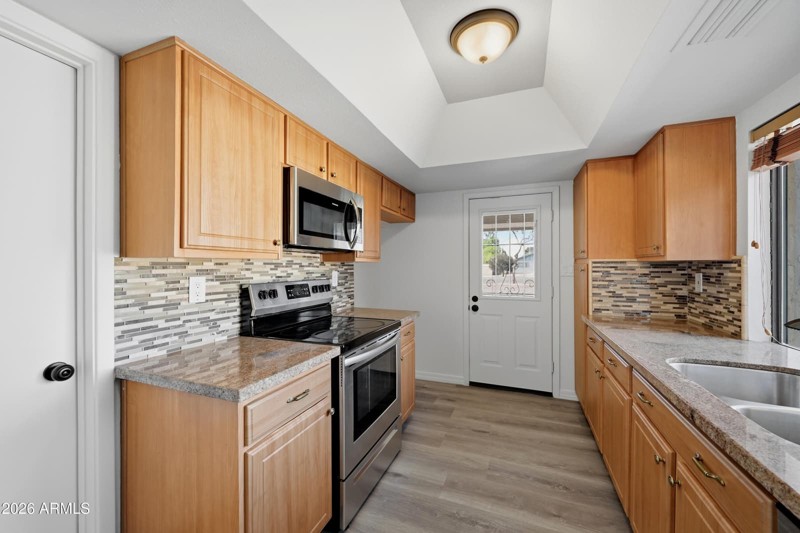 2905 W GLENDALE Avenue, Phoenix, AZ 85051 — photo 11 of 31