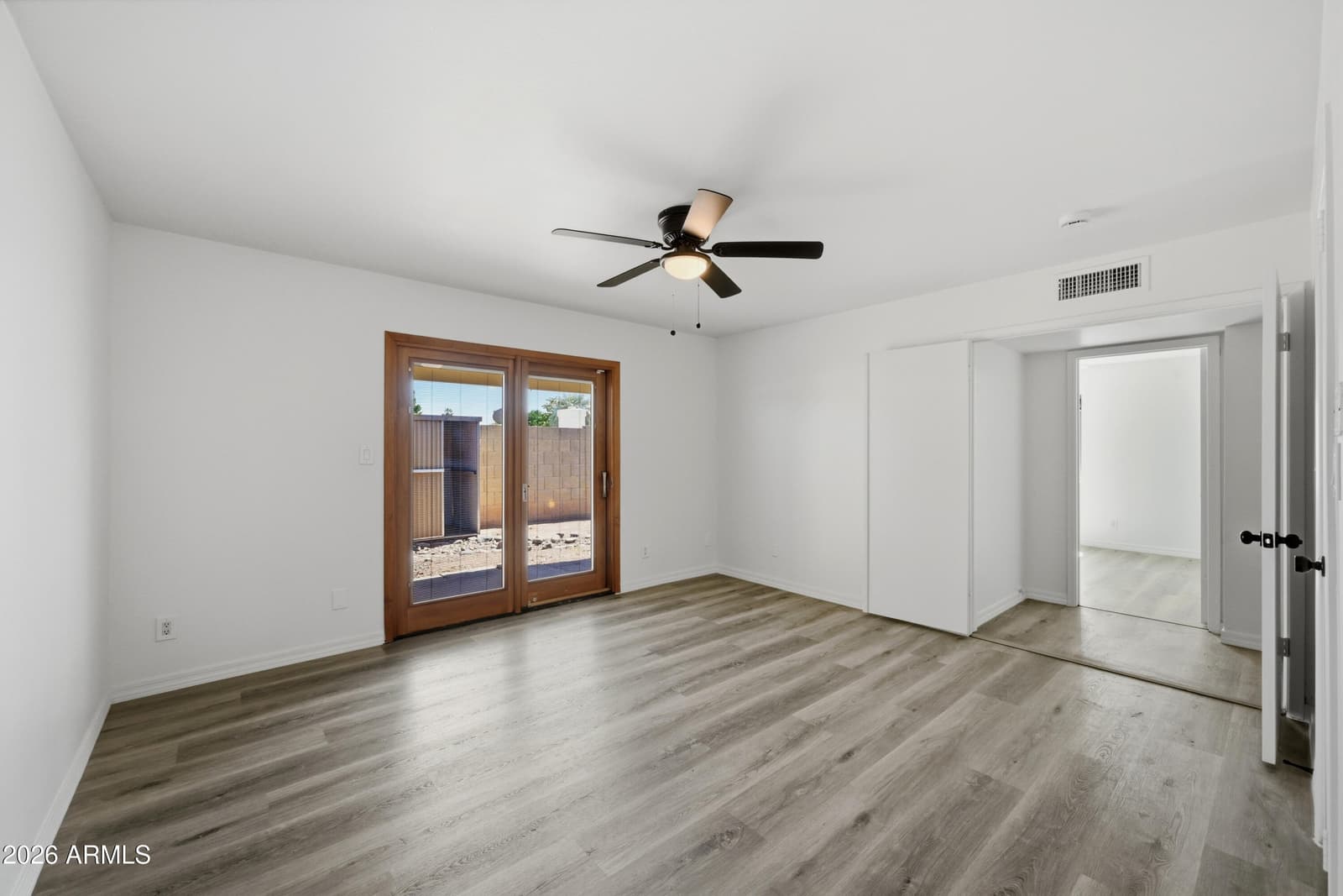 2905 W GLENDALE Avenue, Phoenix, AZ 85051 — photo 13 of 31