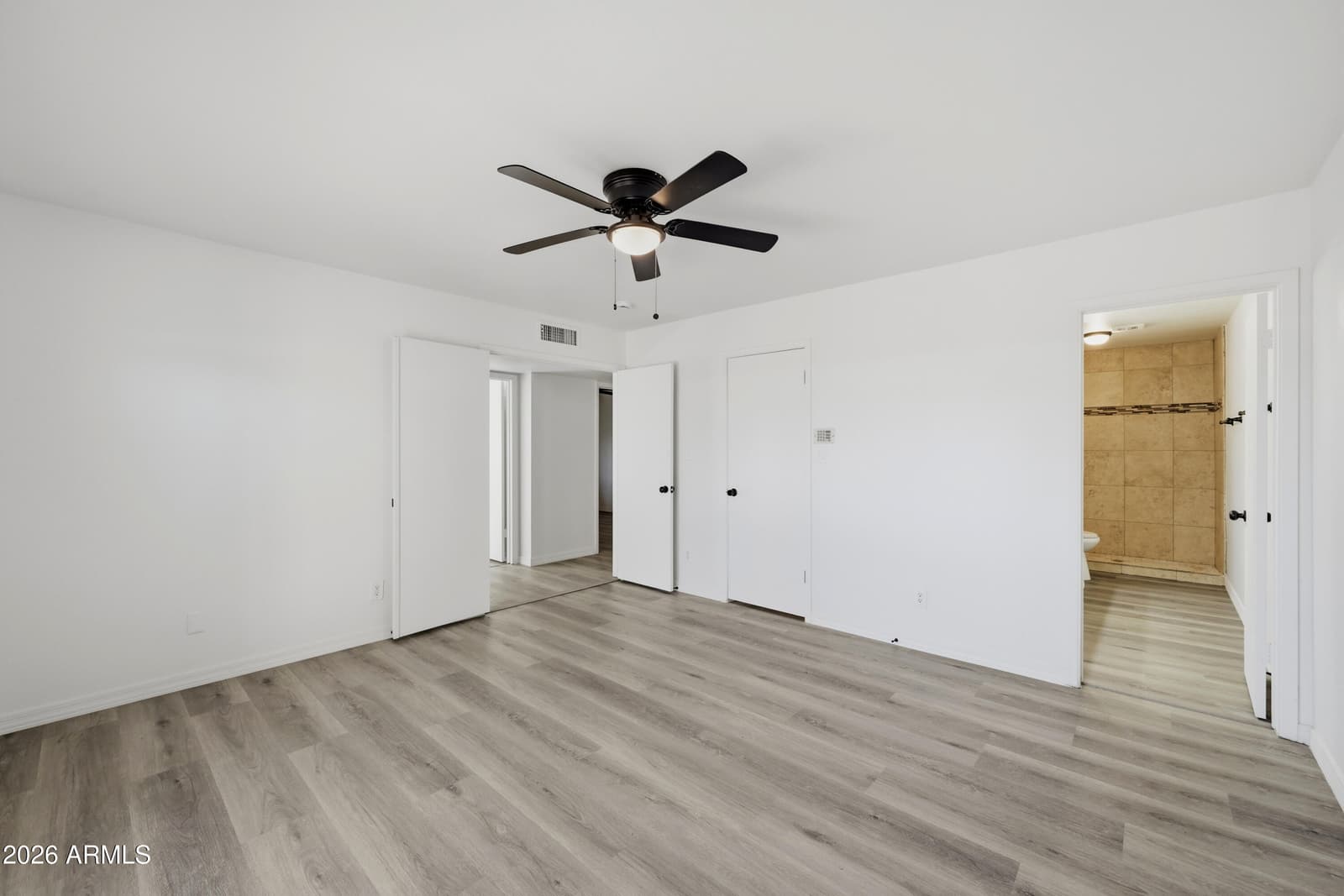 2905 W GLENDALE Avenue, Phoenix, AZ 85051 — photo 14 of 31