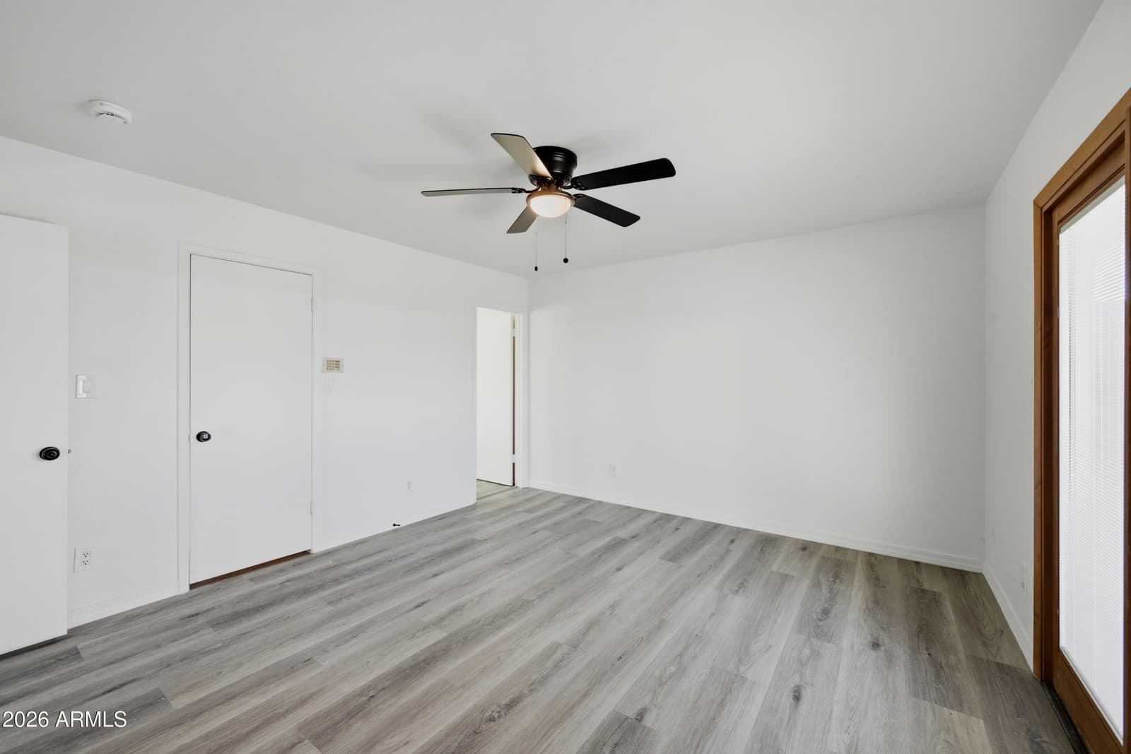 2905 W GLENDALE Avenue, Phoenix, AZ 85051 — photo 15 of 31