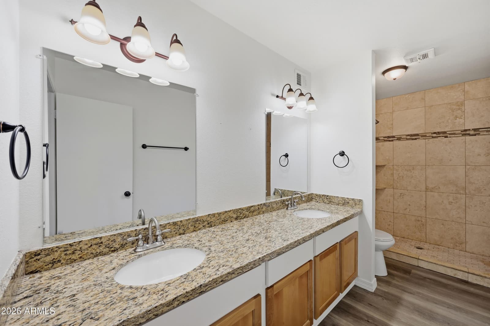 2905 W GLENDALE Avenue, Phoenix, AZ 85051 — photo 16 of 31
