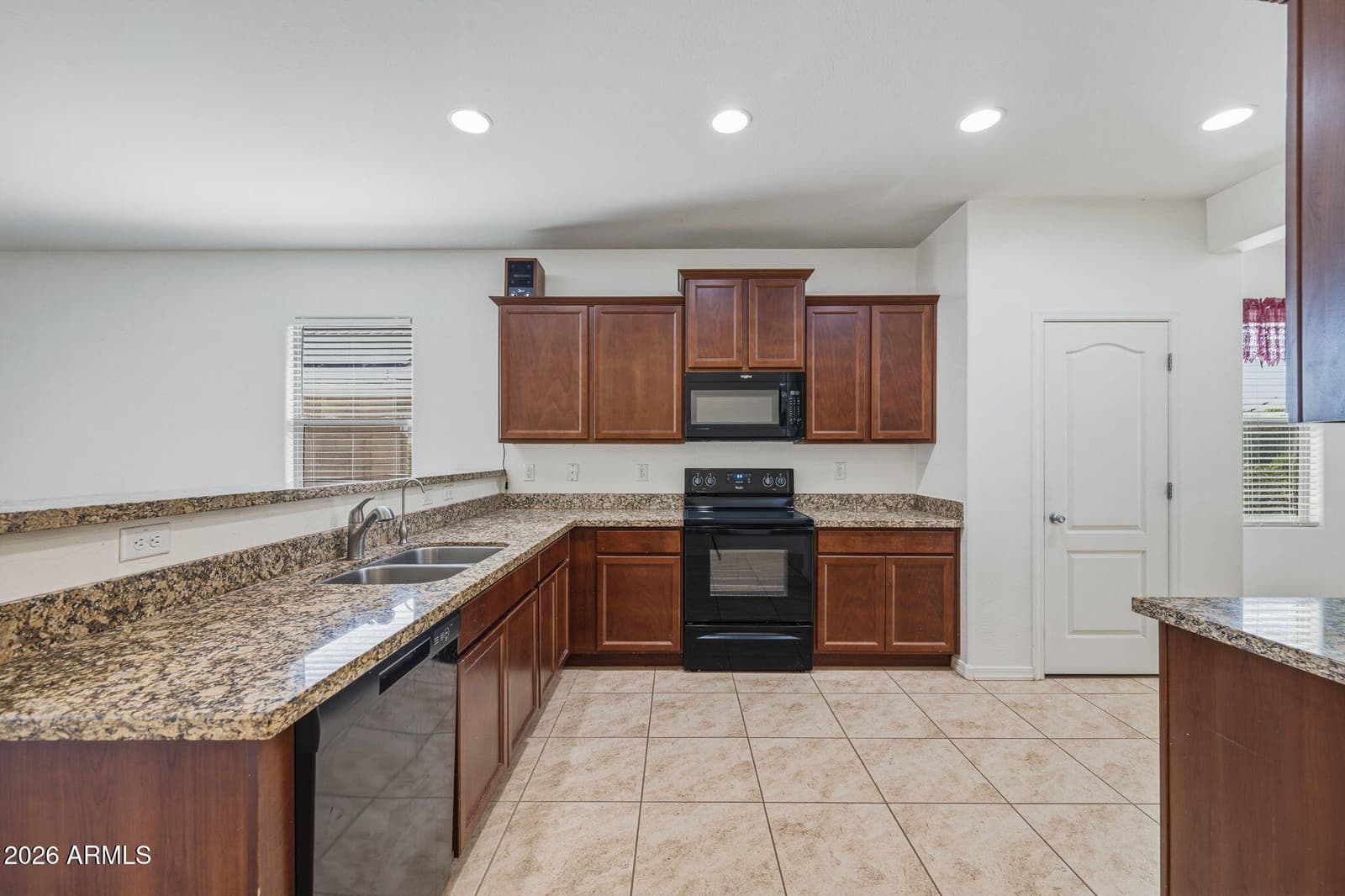 24645 W ATLANTA Avenue, Buckeye, AZ 85326 — photo 13 of 40