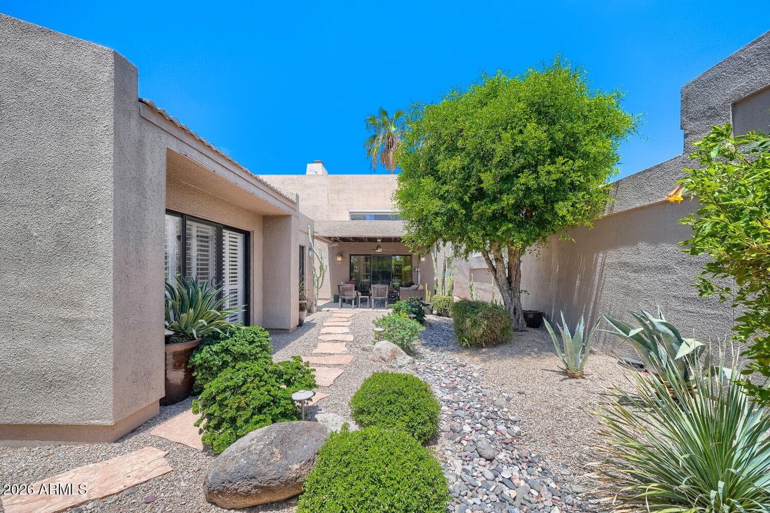 3047 E STELLA Lane, Phoenix, AZ 85016 — photo 4 of 28