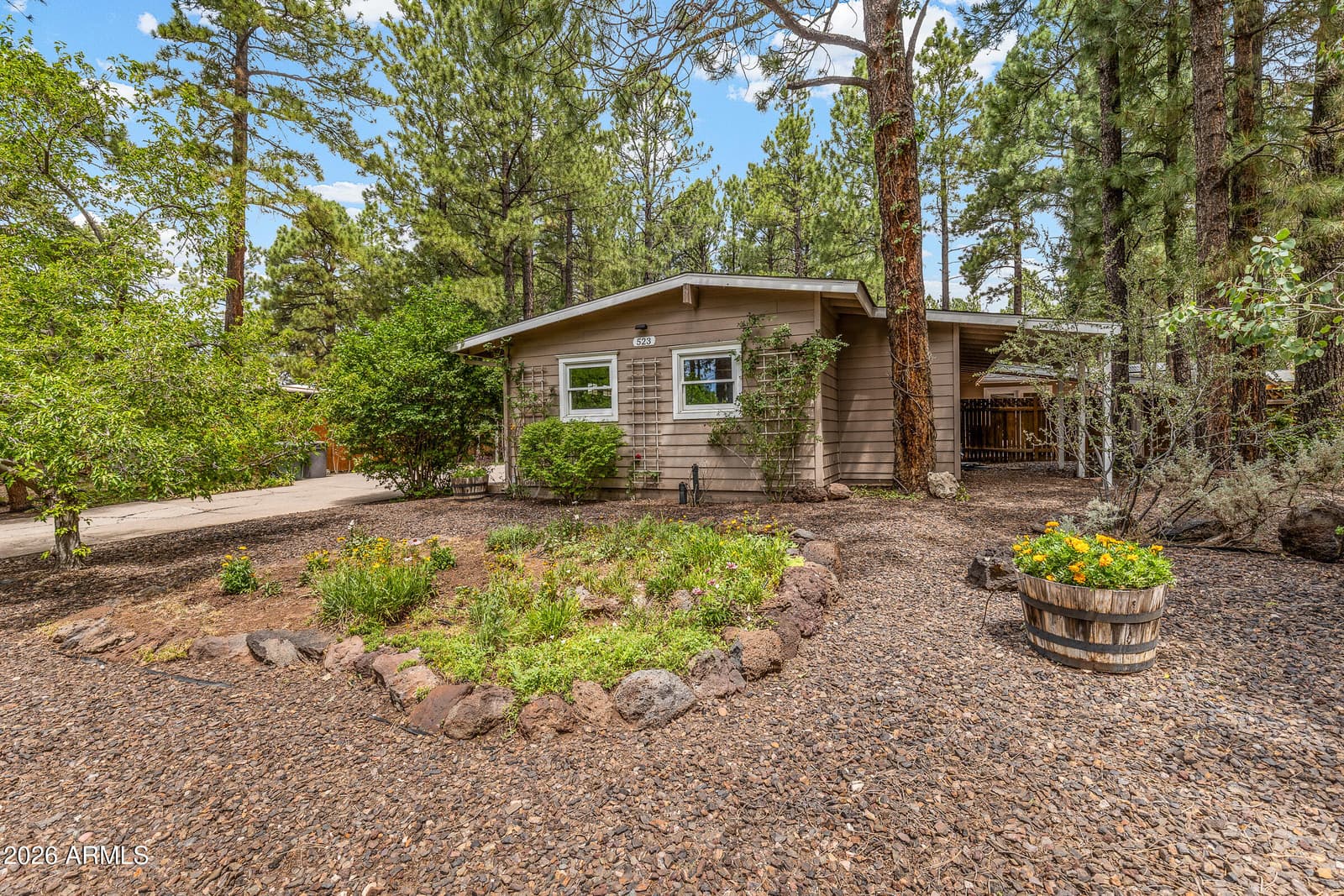 523 N JAMES Street, Flagstaff, AZ 86001 — photo 2 of 40