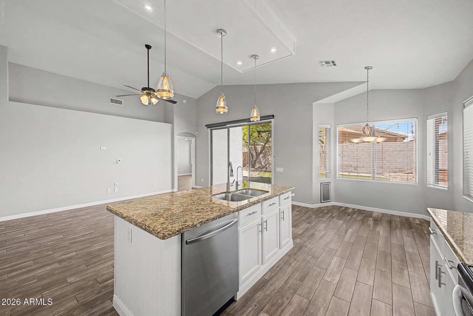2428 E Cielo Grande Avenue, Phoenix, AZ 85024 — photo 10 of 37