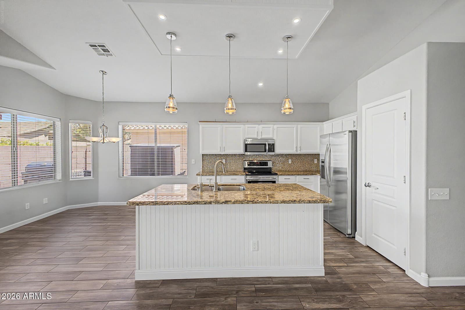 2428 E Cielo Grande Avenue, Phoenix, AZ 85024 — photo 8 of 37