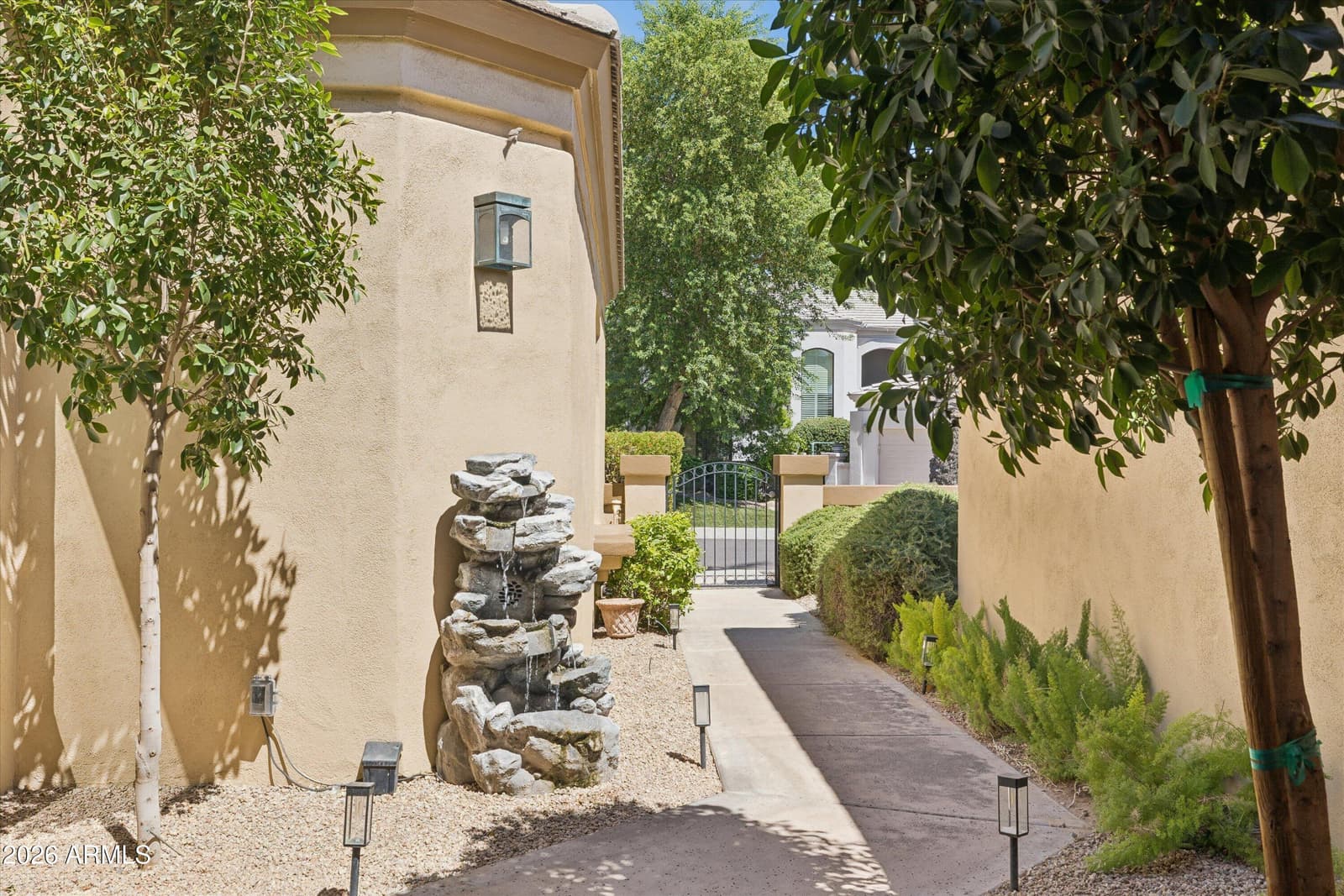 7323 E GAINEY RANCH Road 18, Scottsdale, AZ 85258 — photo 10 of 87