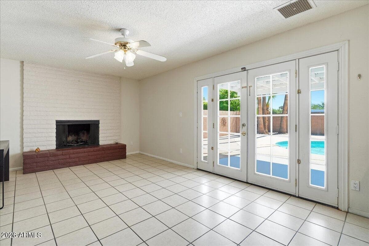 6217 S HAZELTON Lane, Tempe, AZ 85283 — photo 6 of 17