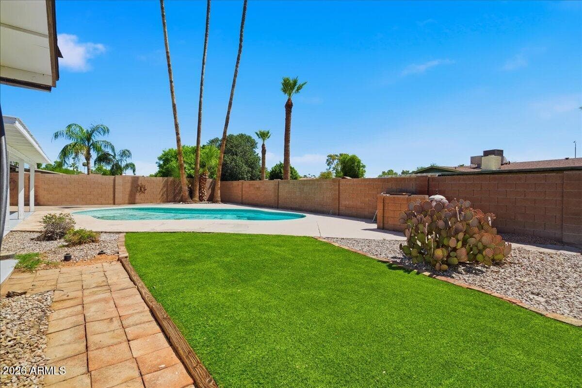 6217 S HAZELTON Lane, Tempe, AZ 85283 — photo 12 of 17