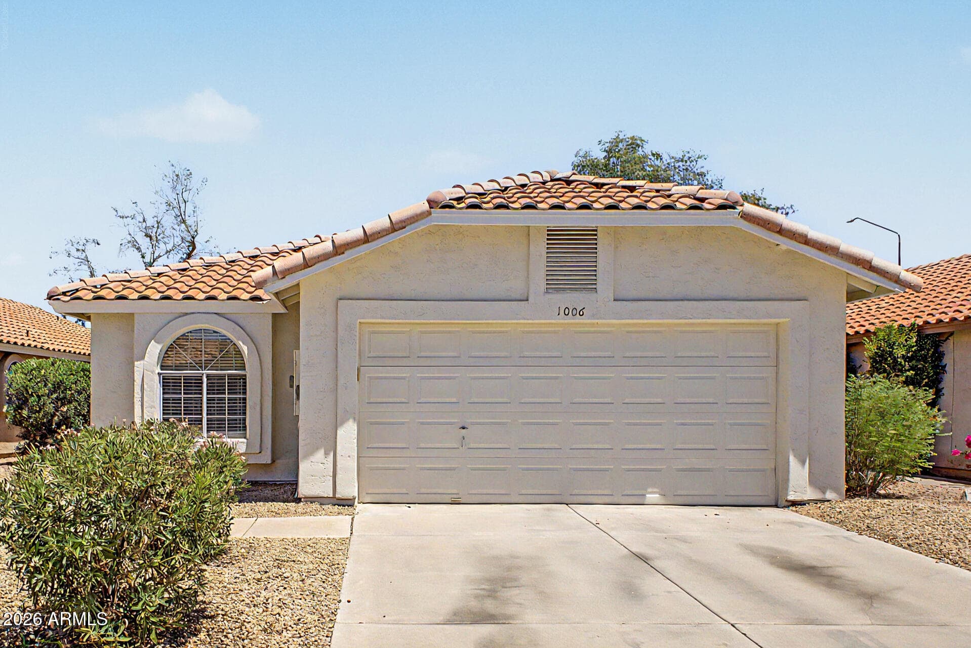1006 W REDONDO Drive, Gilbert, AZ 85233 — photo 2 of 34