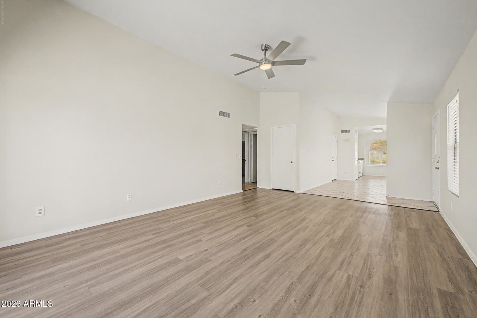 1006 W REDONDO Drive, Gilbert, AZ 85233 — photo 7 of 34
