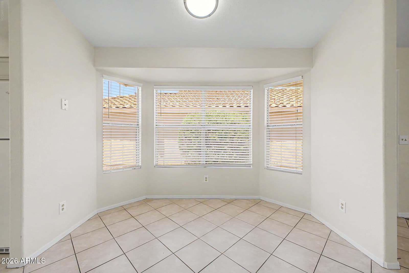 1006 W REDONDO Drive, Gilbert, AZ 85233 — photo 10 of 34