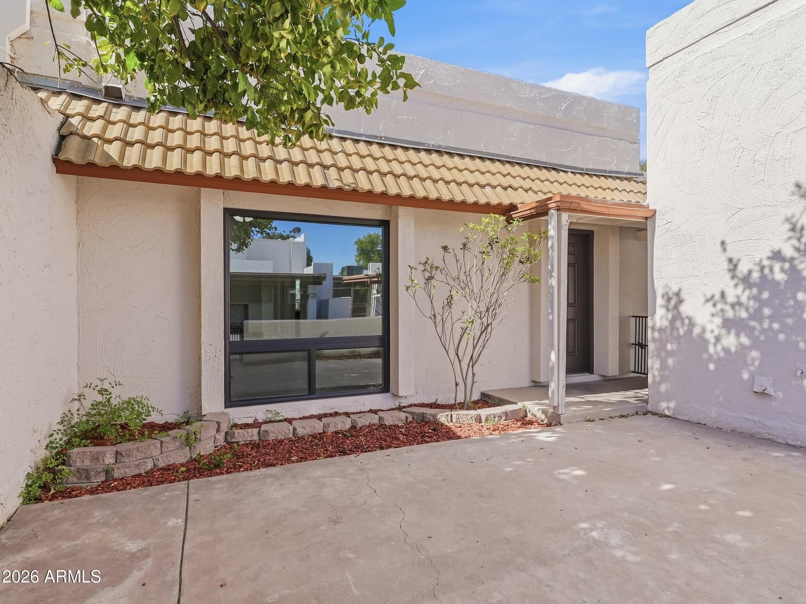 326 E HUNTINGTON Drive, Tempe, AZ 85282 — photo 3 of 25