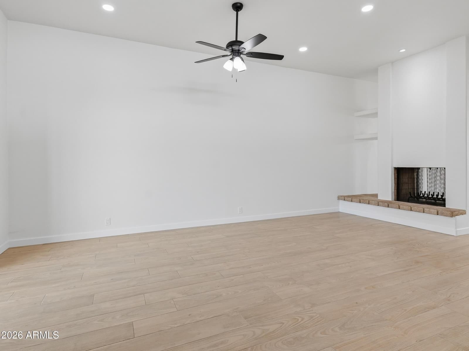 326 E HUNTINGTON Drive, Tempe, AZ 85282 — photo 7 of 25