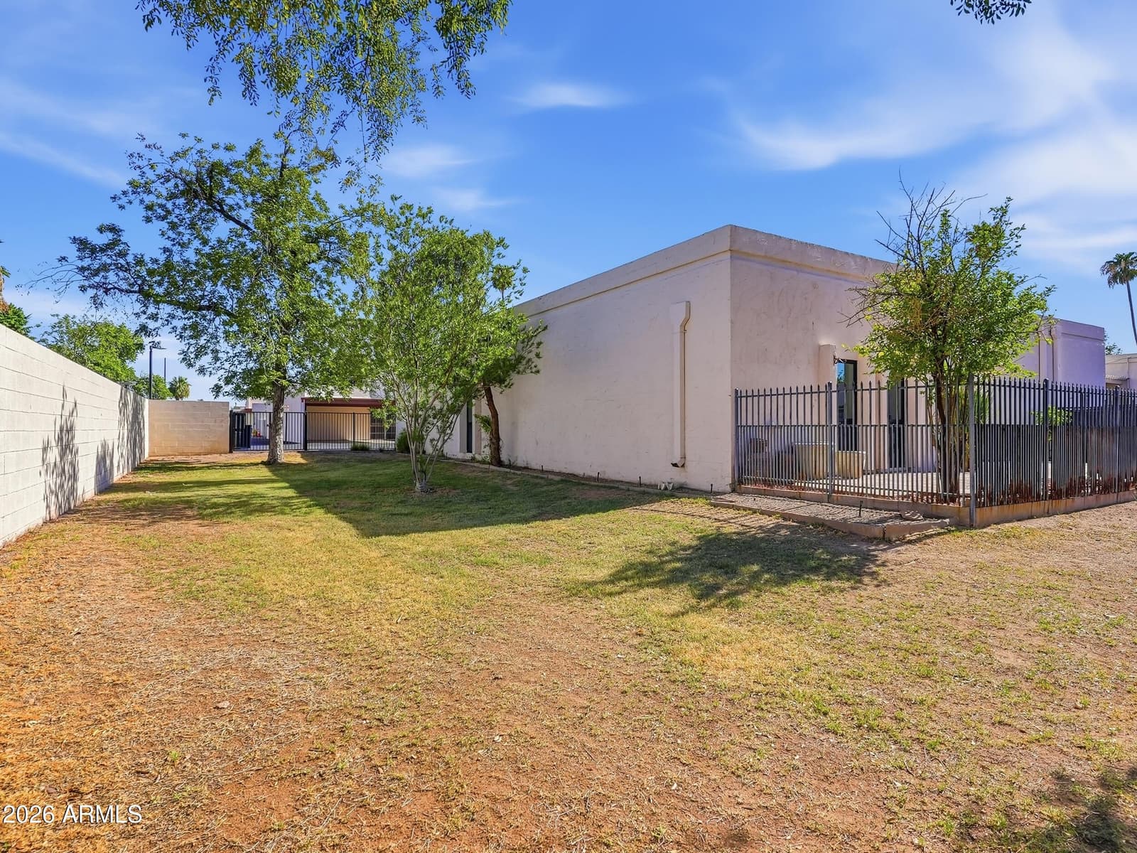 326 E HUNTINGTON Drive, Tempe, AZ 85282 — photo 5 of 25