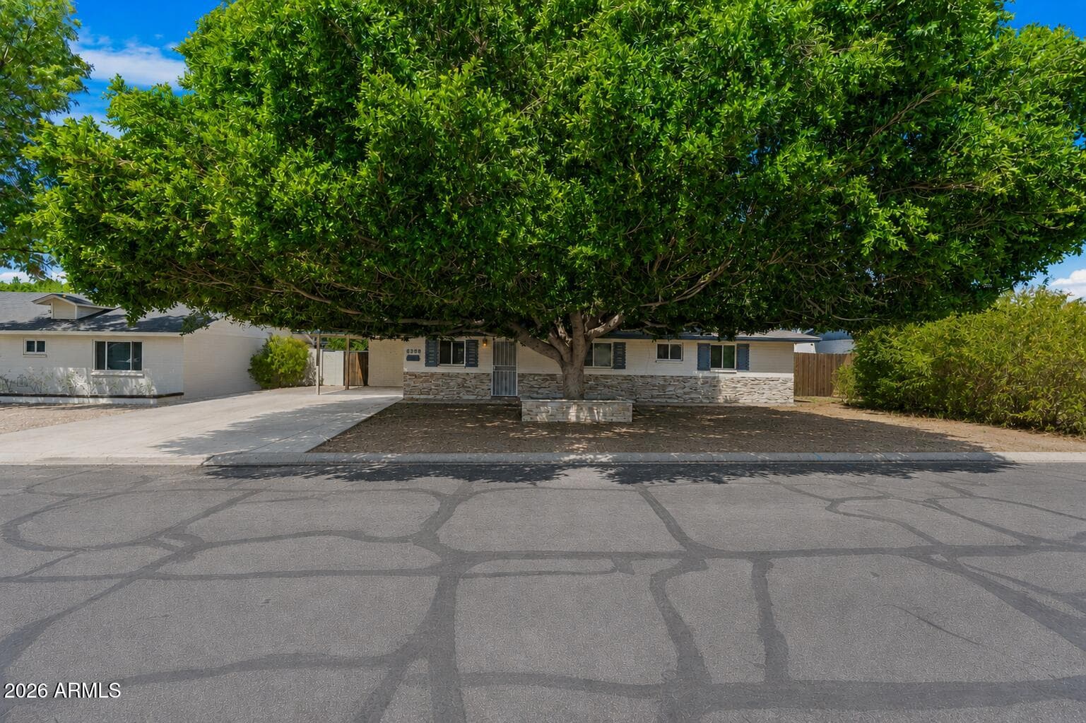 6308 N 13TH Place, Phoenix, AZ 85014 — photo 2 of 32