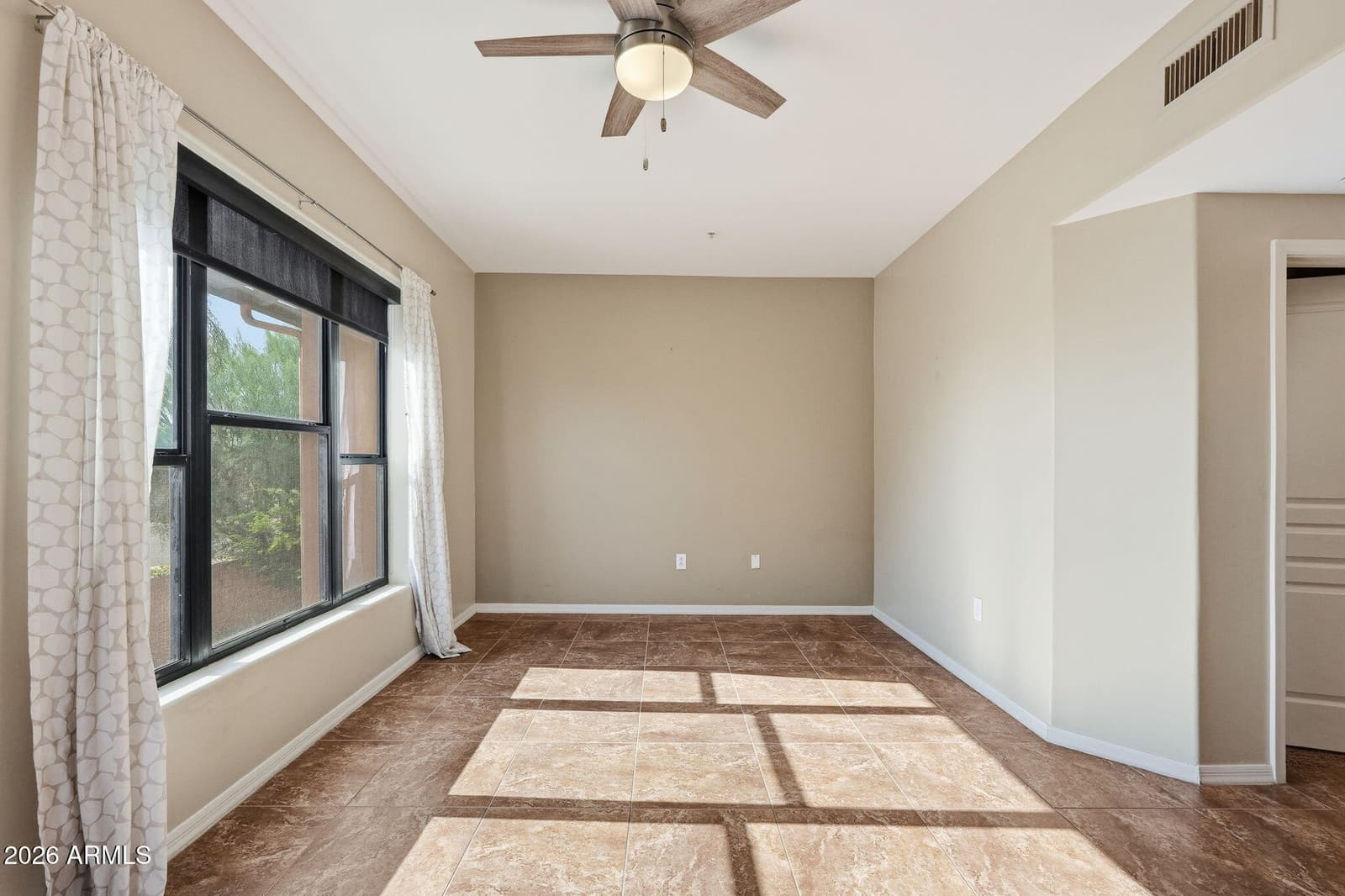 20660 N 40TH Street 2096, Phoenix, AZ 85050 — photo 9 of 24