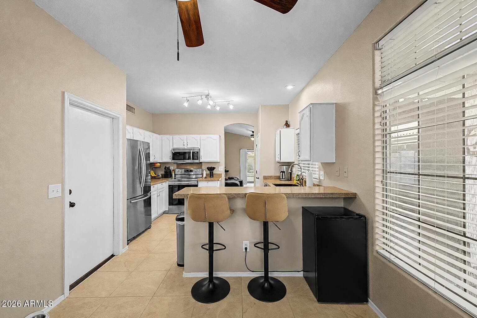 1044 W HEATHER Avenue, Gilbert, AZ 85233 — photo 10 of 26
