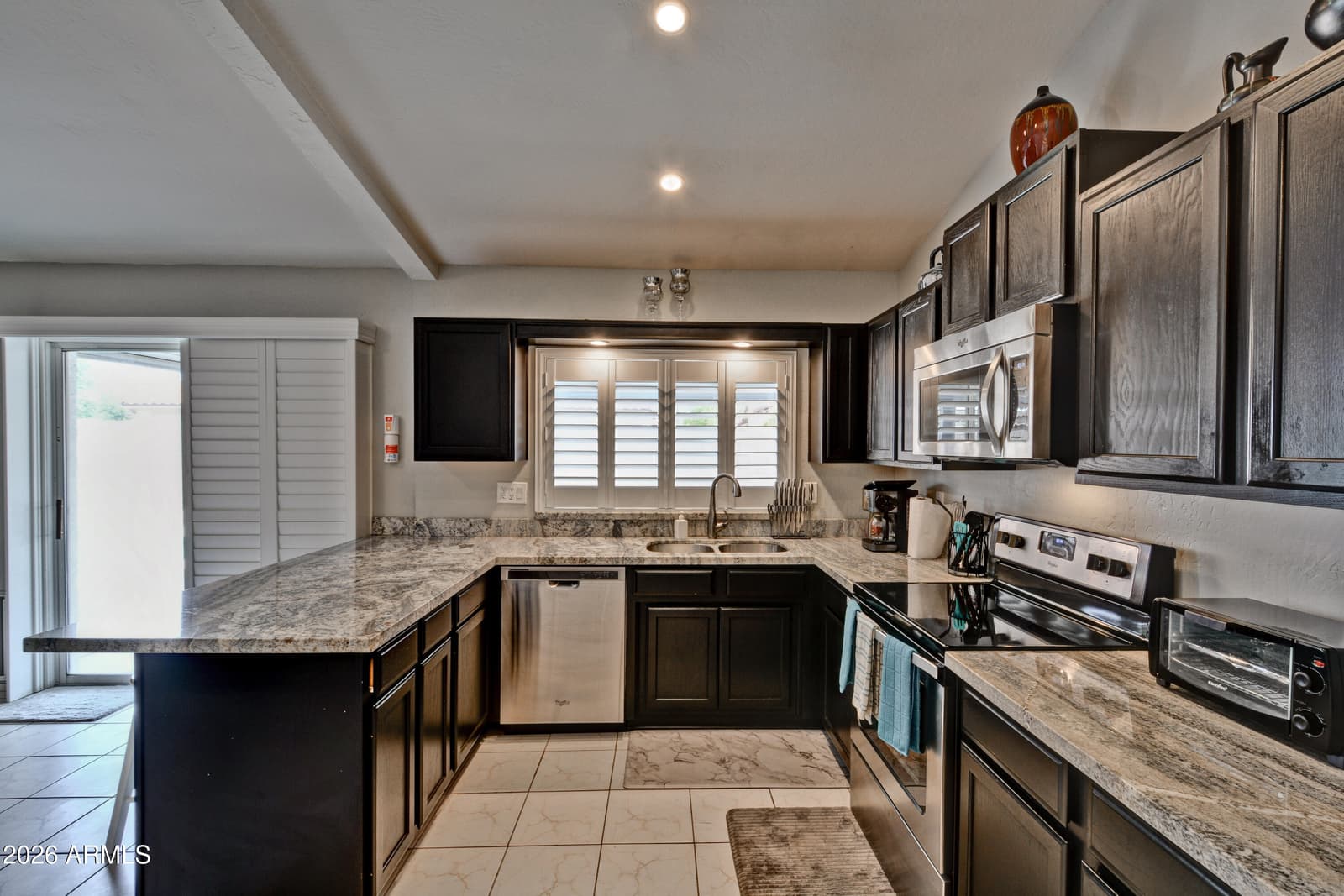 9164 W LUDLOW Drive, Peoria, AZ 85381 — photo 6 of 21
