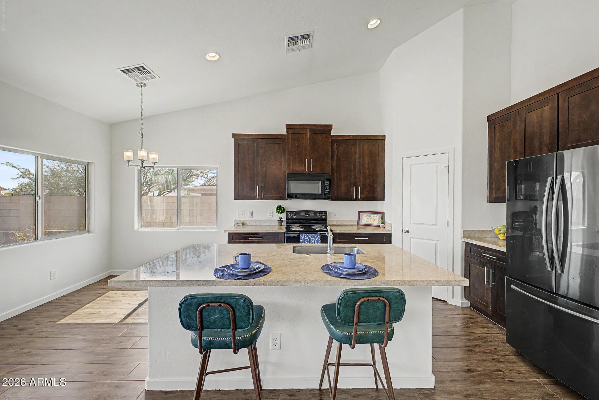 11429 W MADERO Drive, Arizona City, AZ 85123 — photo 11 of 31