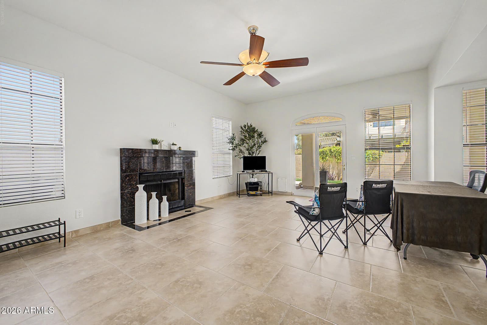 2162 E Loma Vista Drive, Tempe, AZ 85282 — photo 10 of 43
