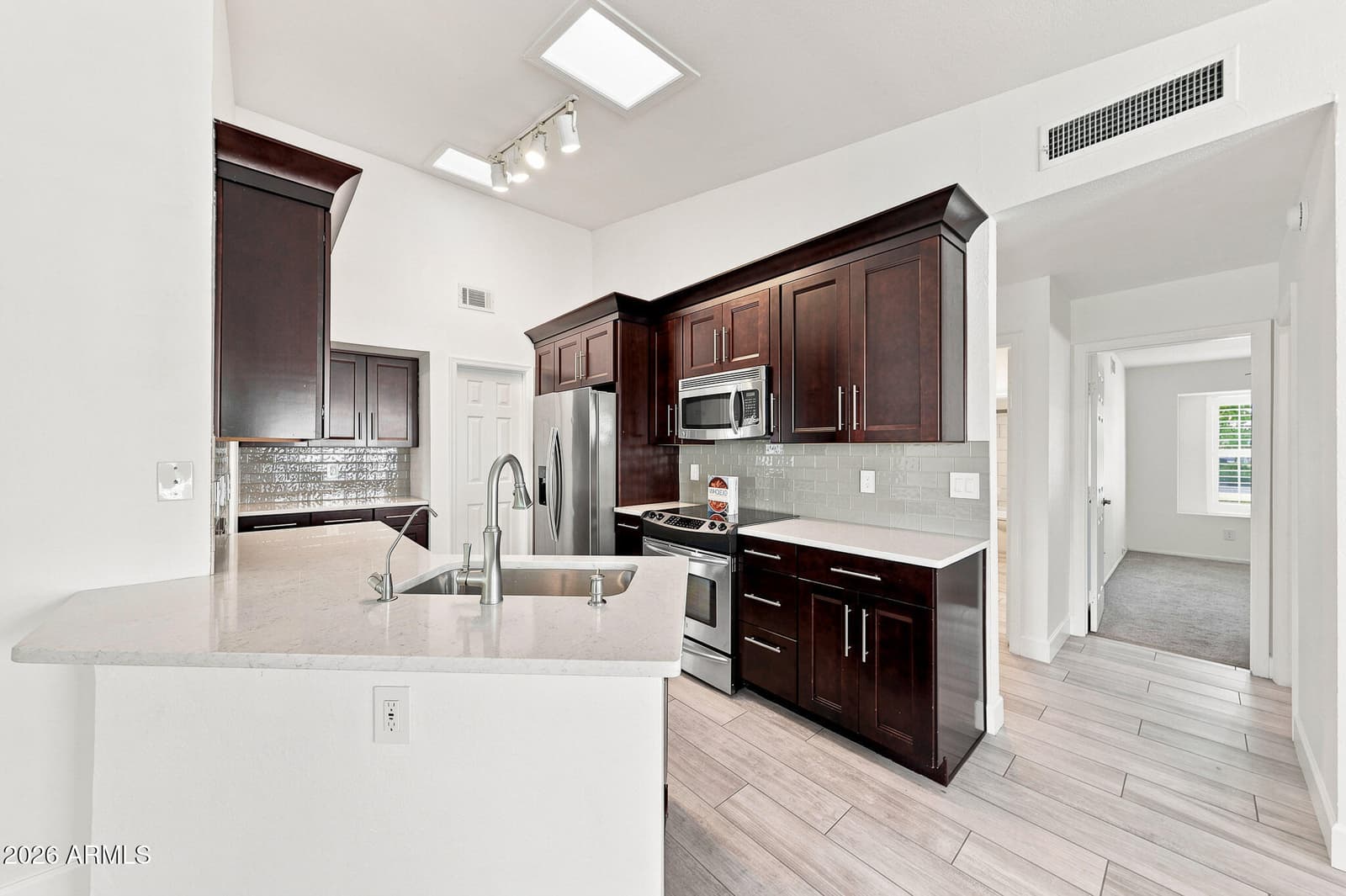 5519 E GRANDVIEW Road, Scottsdale, AZ 85254 — photo 12 of 59