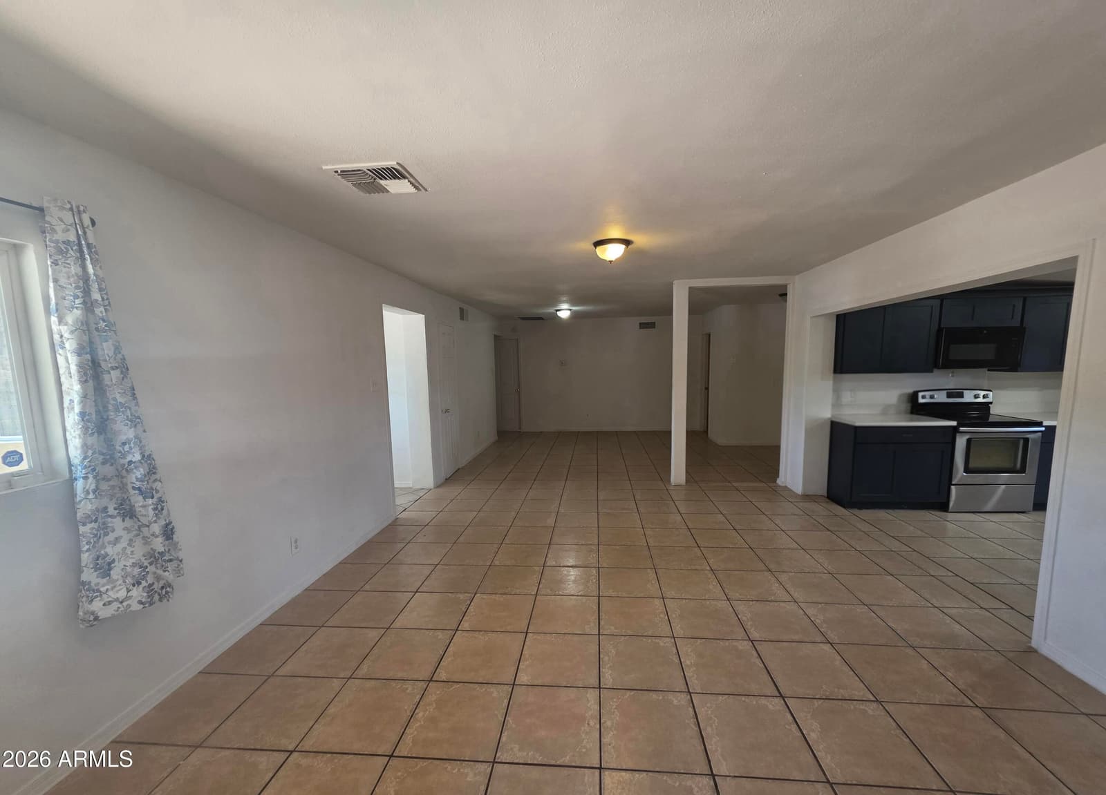 5841 W MACKENZIE Drive, Phoenix, AZ 85031 — photo 6 of 29