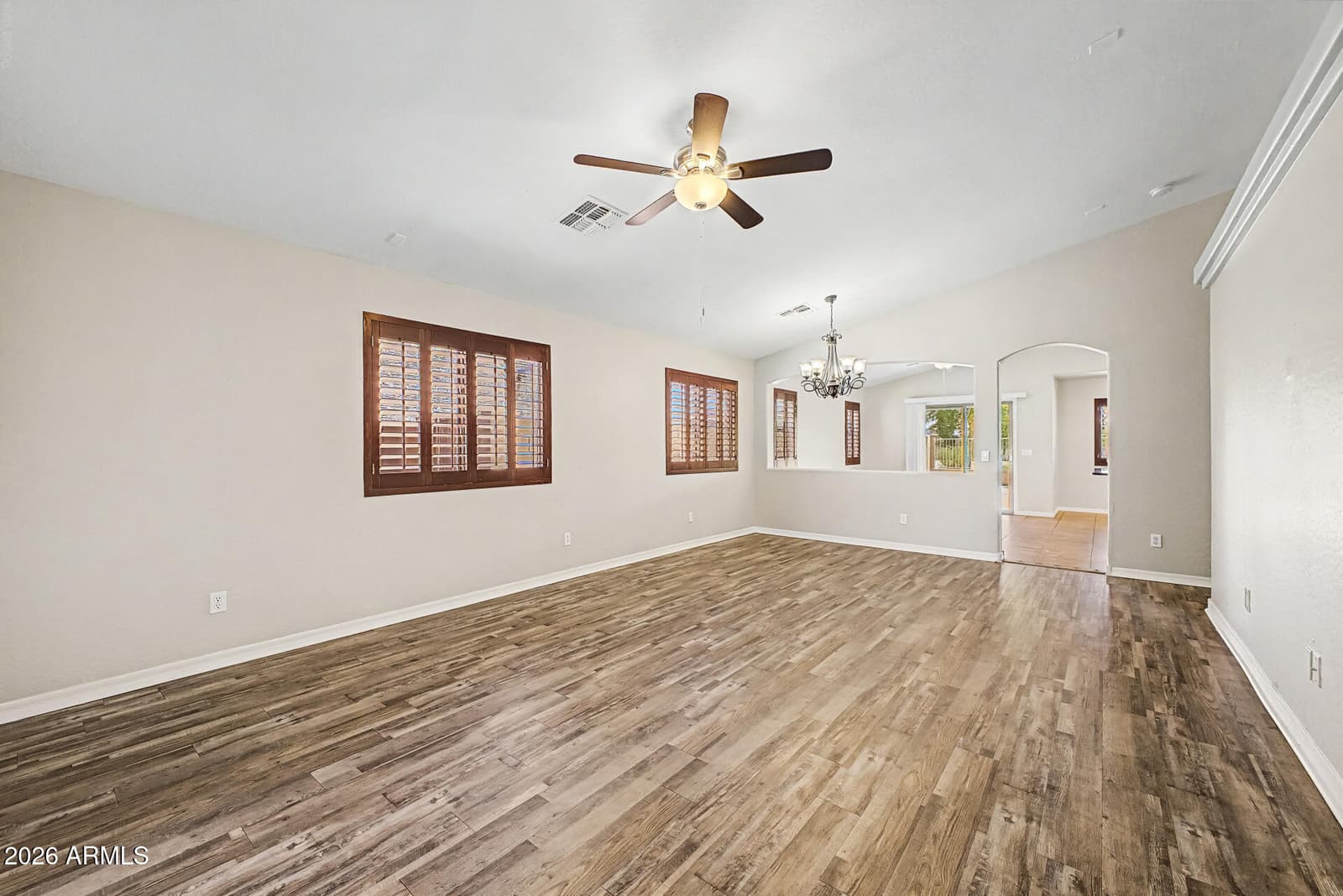 11143 W MARIPOSA Drive, Phoenix, AZ 85037 — photo 5 of 34