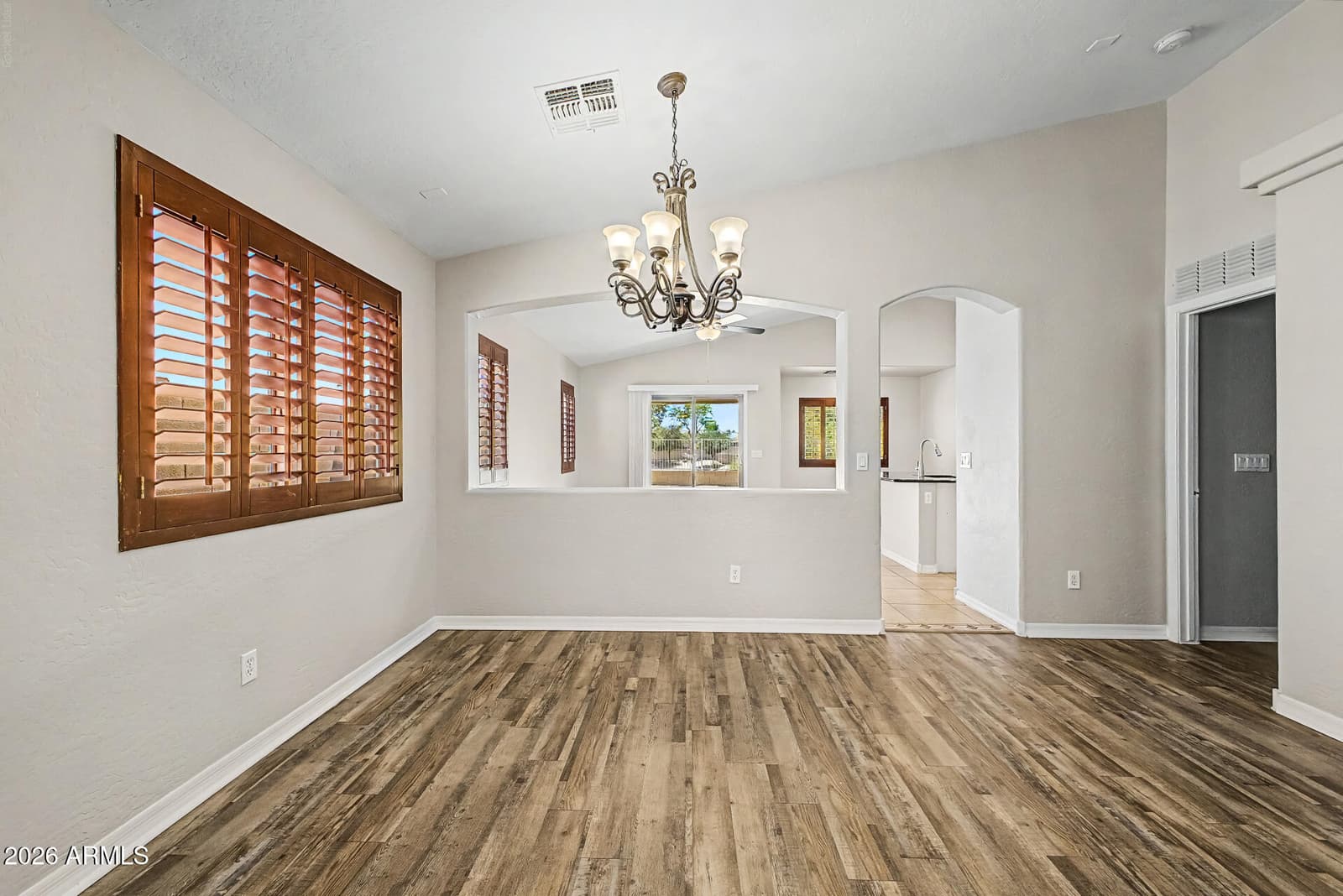 11143 W MARIPOSA Drive, Phoenix, AZ 85037 — photo 6 of 34