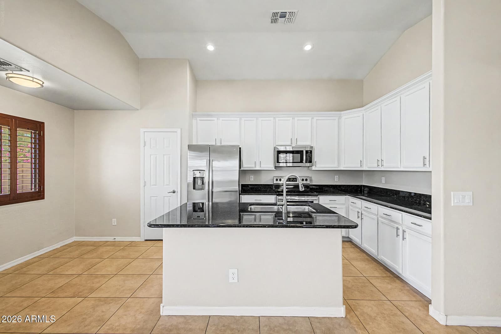 11143 W MARIPOSA Drive, Phoenix, AZ 85037 — photo 13 of 34