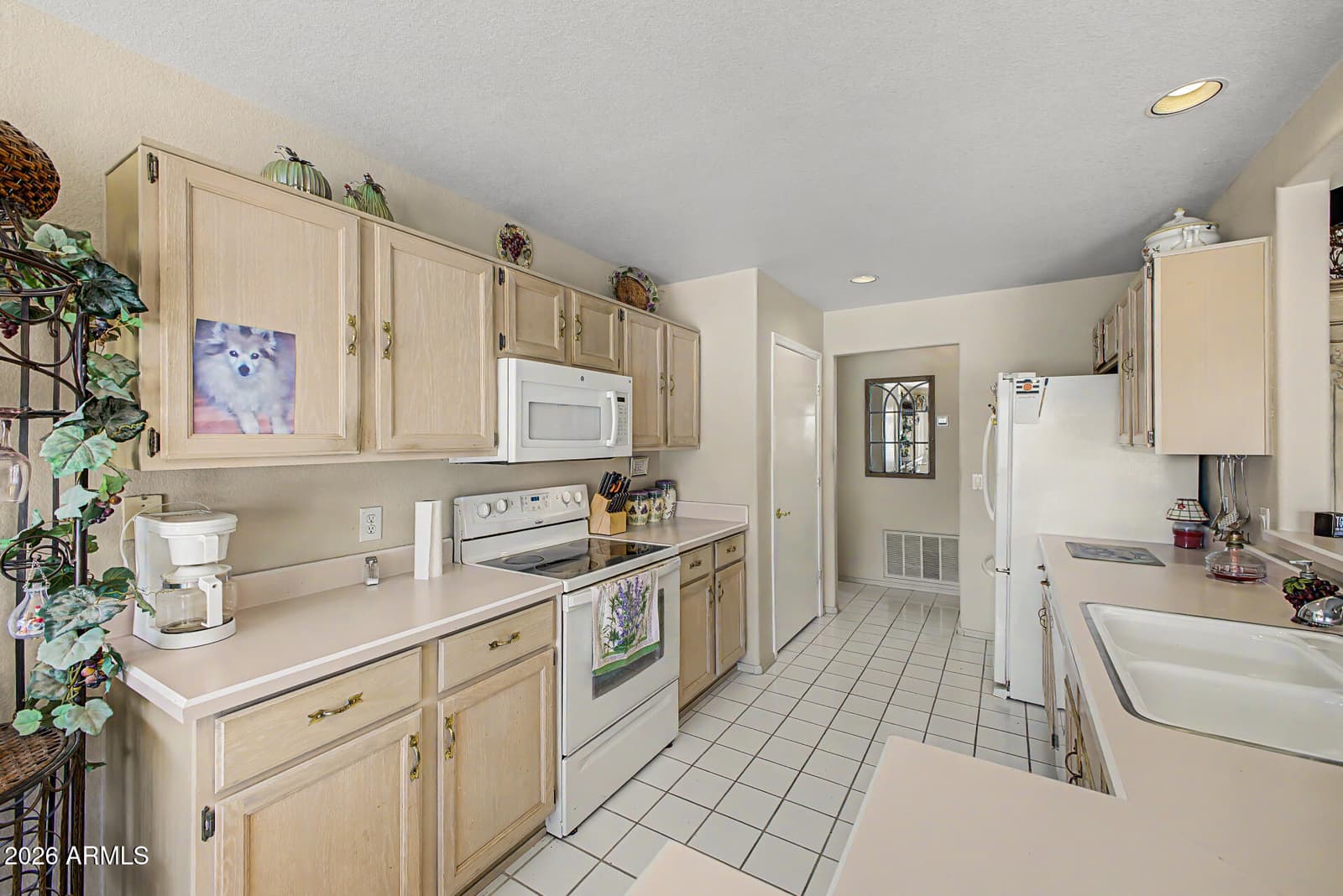 4327 W CHAMA Drive, Glendale, AZ 85310 — photo 13 of 32