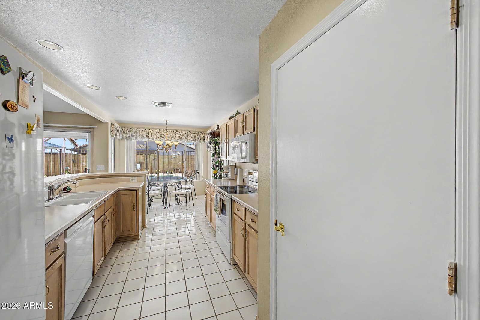 4327 W CHAMA Drive, Glendale, AZ 85310 — photo 14 of 32