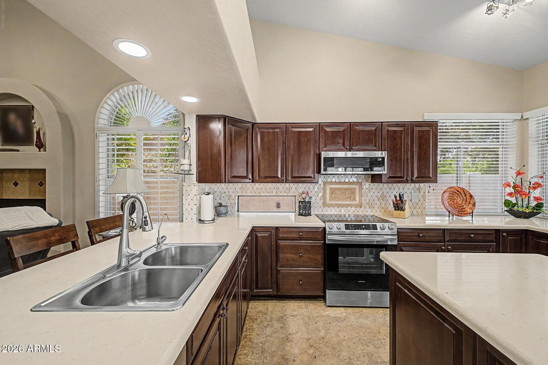 2034 E DIAS Drive, Gilbert, AZ 85234 — photo 13 of 53
