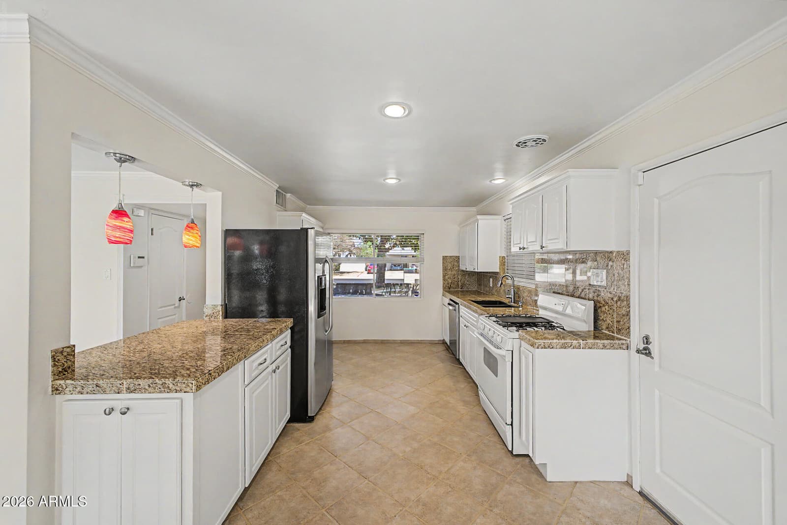 5208 N 11TH Avenue, Phoenix, AZ 85013 — photo 9 of 25