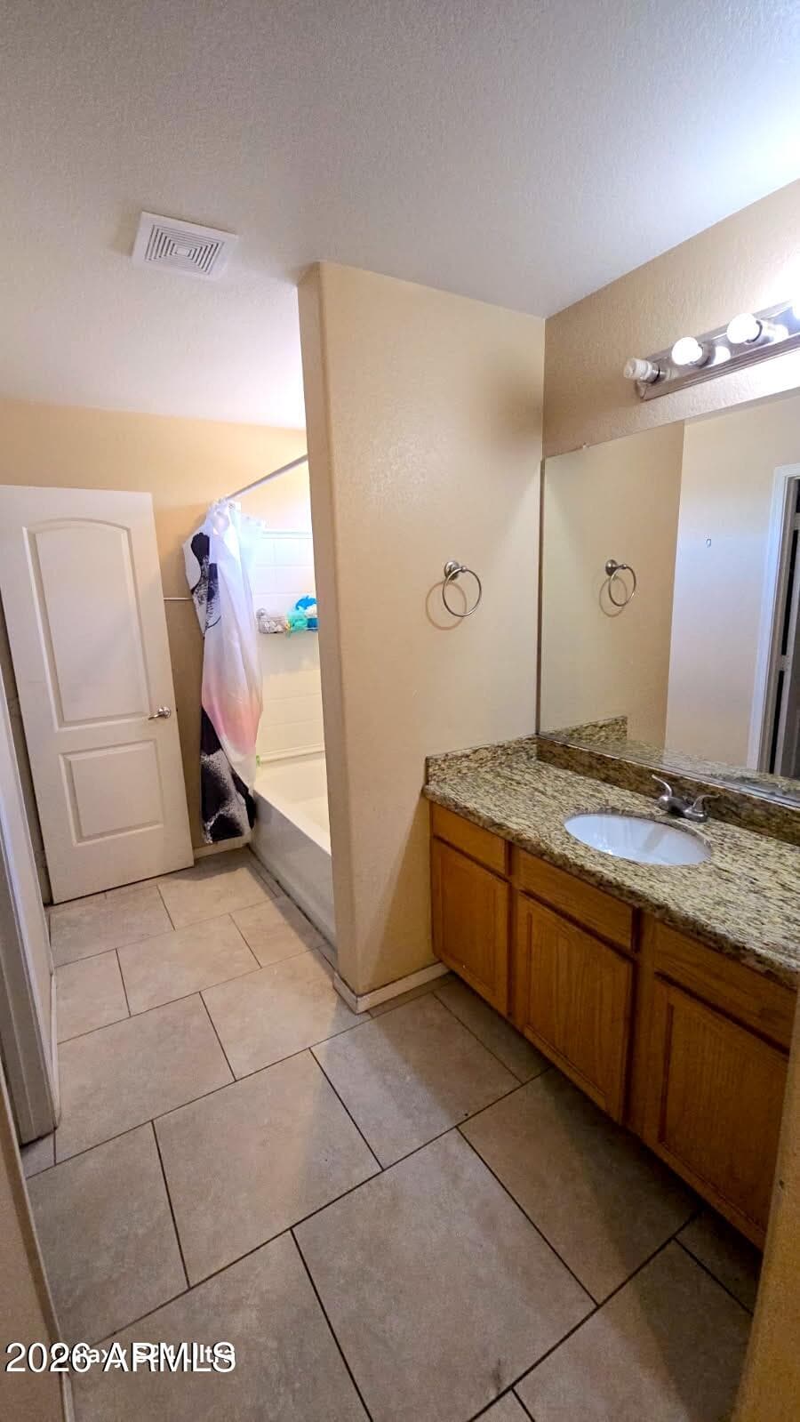 5227 S 10TH Avenue, Phoenix, AZ 85041 — photo 5 of 10