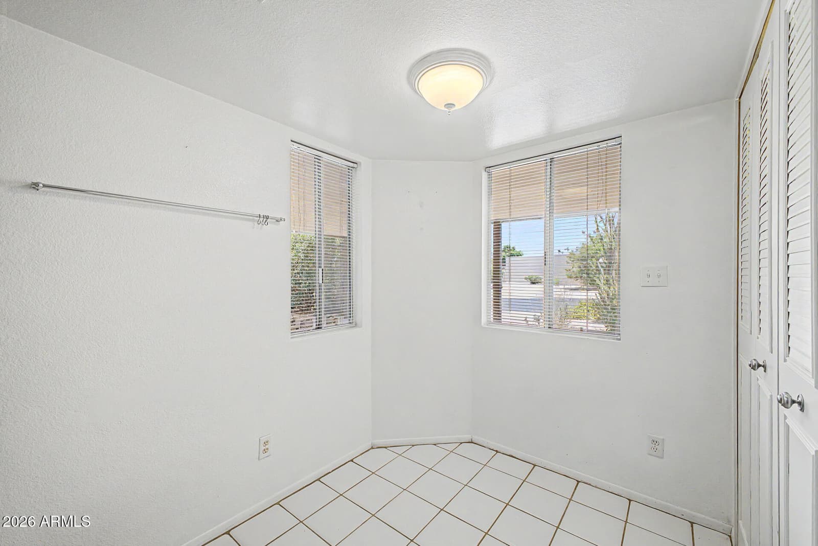7711 E SANDALWOOD Drive, Scottsdale, AZ 85250 — photo 8 of 34