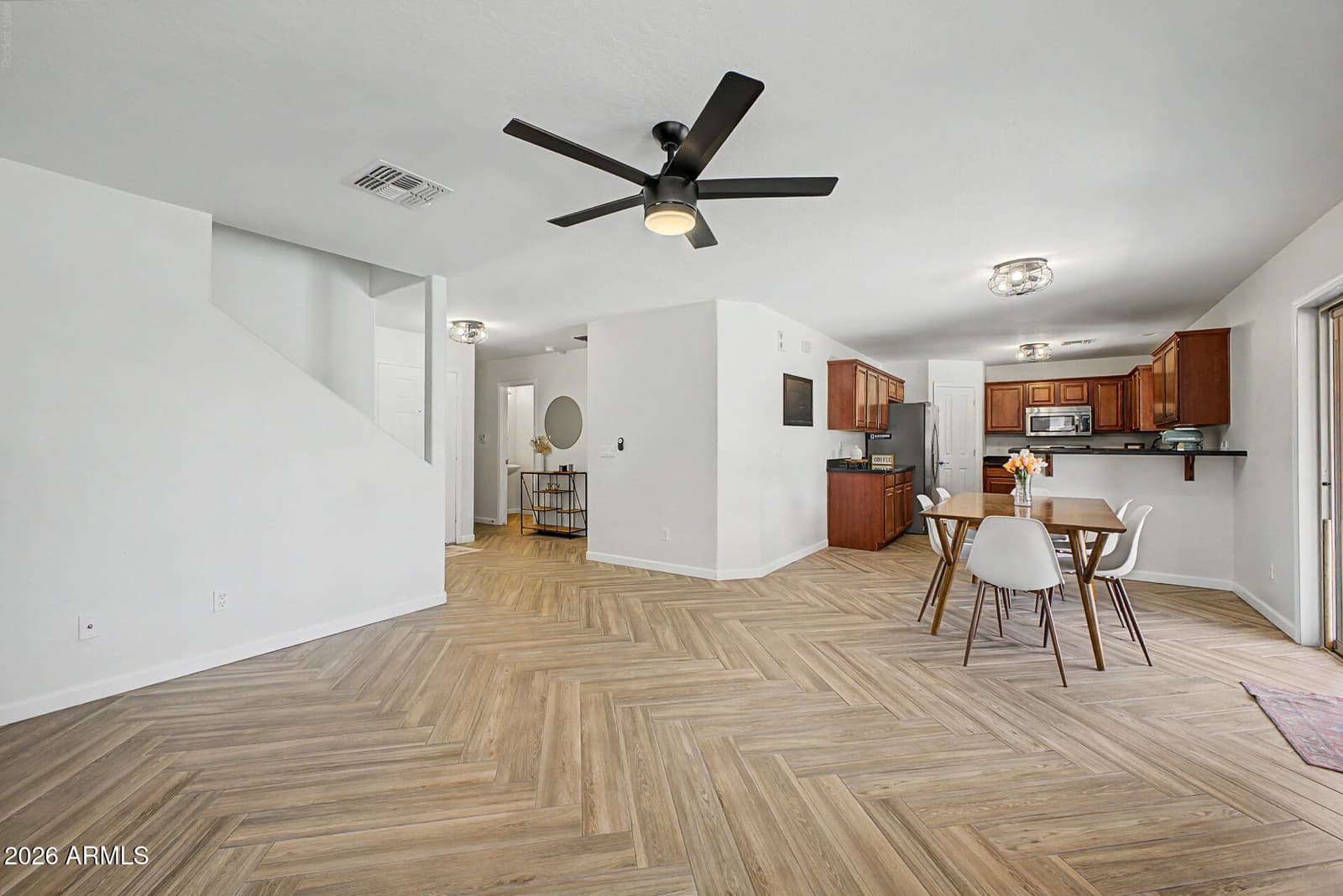6026 S CLOVERDALE Lane, Gilbert, AZ 85298 — photo 10 of 38