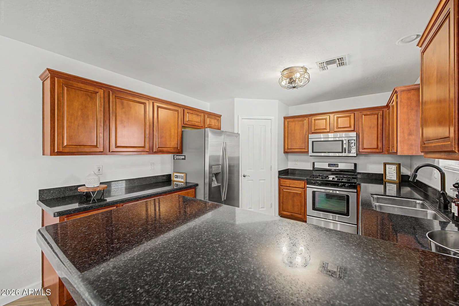 6026 S CLOVERDALE Lane, Gilbert, AZ 85298 — photo 14 of 38