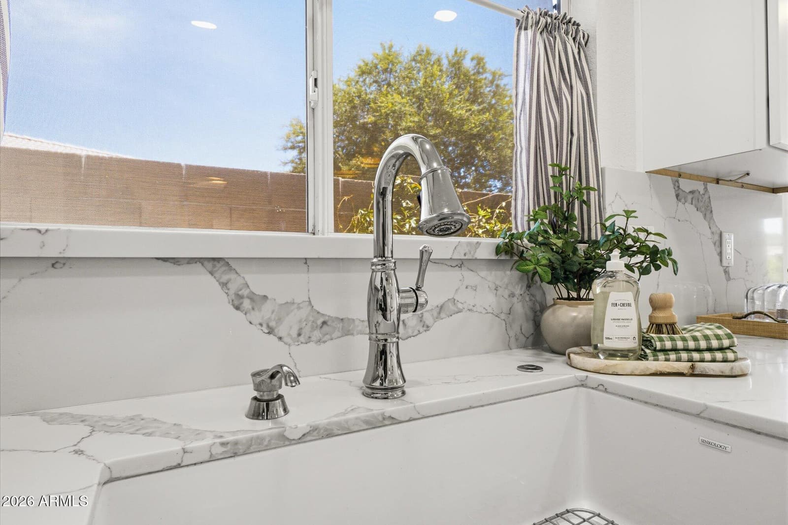 5055 E HILTON Avenue, Mesa, AZ 85206 — photo 11 of 32