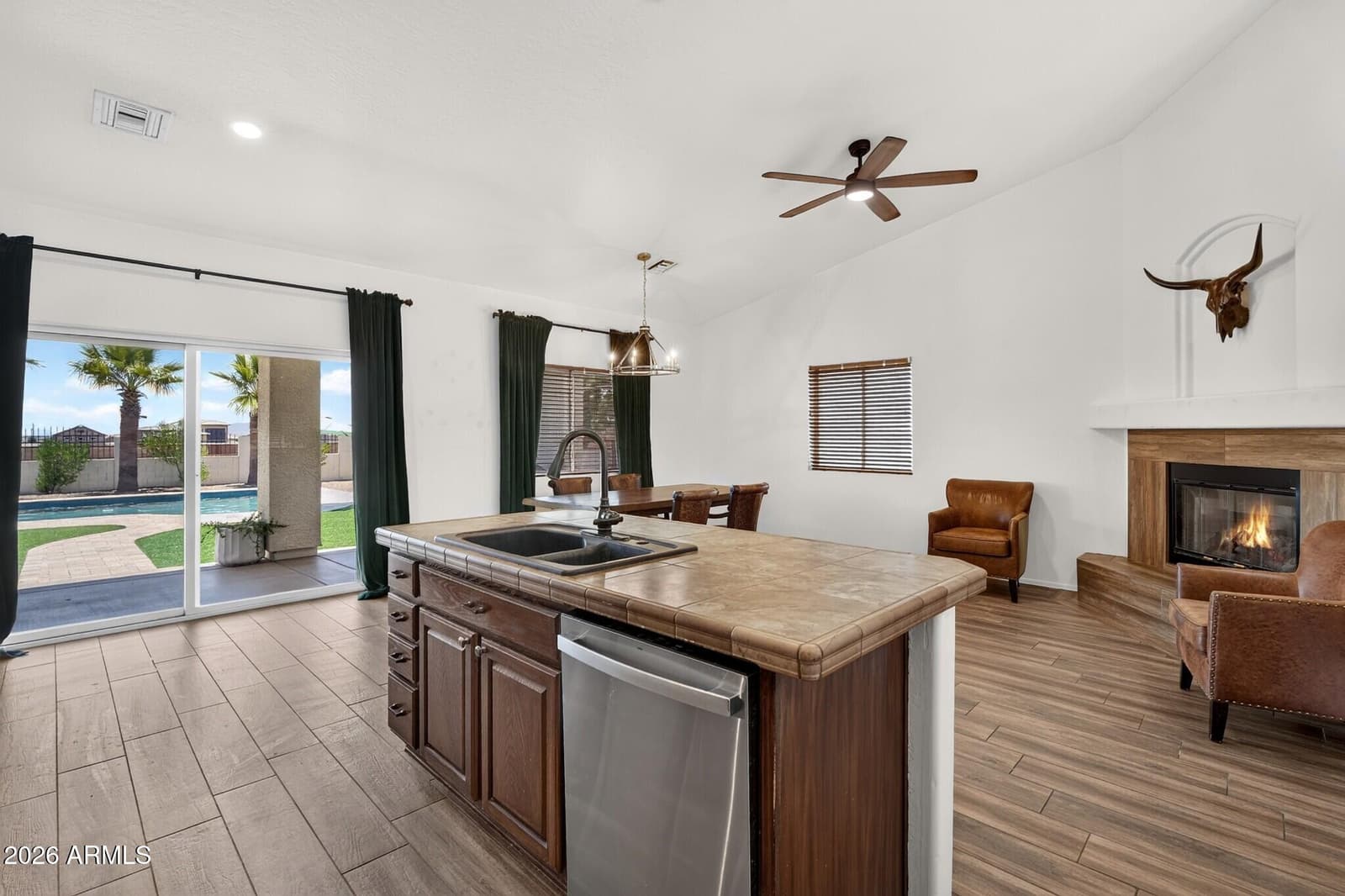 10529 W BEL AIR Circle, Casa Grande, AZ 85194 — photo 18 of 77