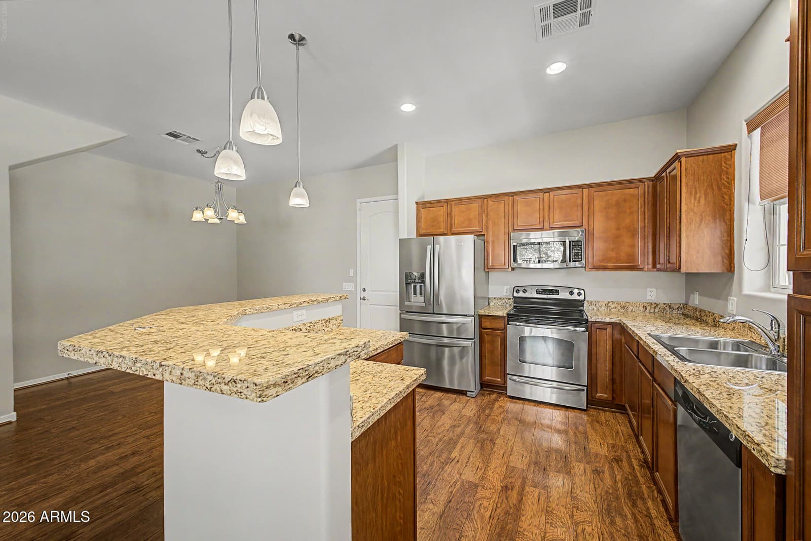 121 N CALIFORNIA Street 7, Chandler, AZ 85225 — photo 10 of 33
