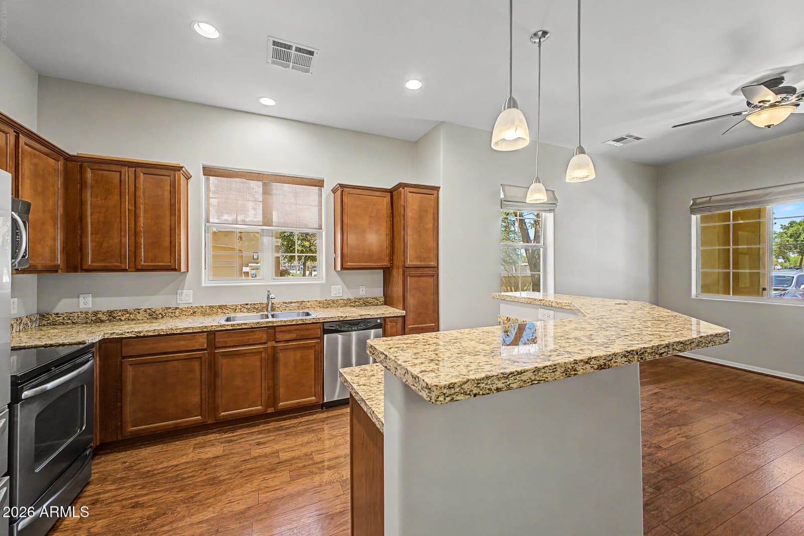 121 N CALIFORNIA Street 7, Chandler, AZ 85225 — photo 8 of 33